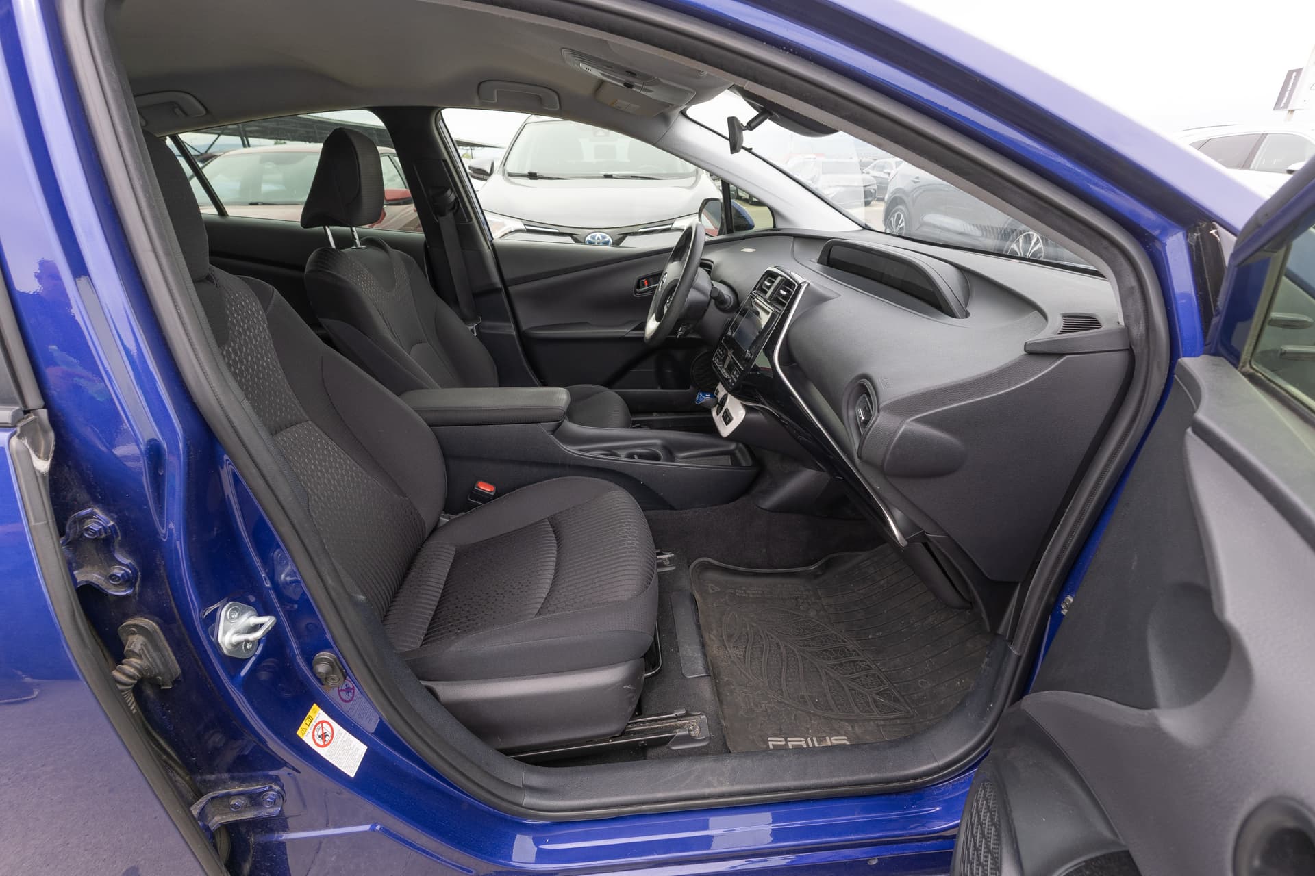 TOYOTA Prius 2017 - 10