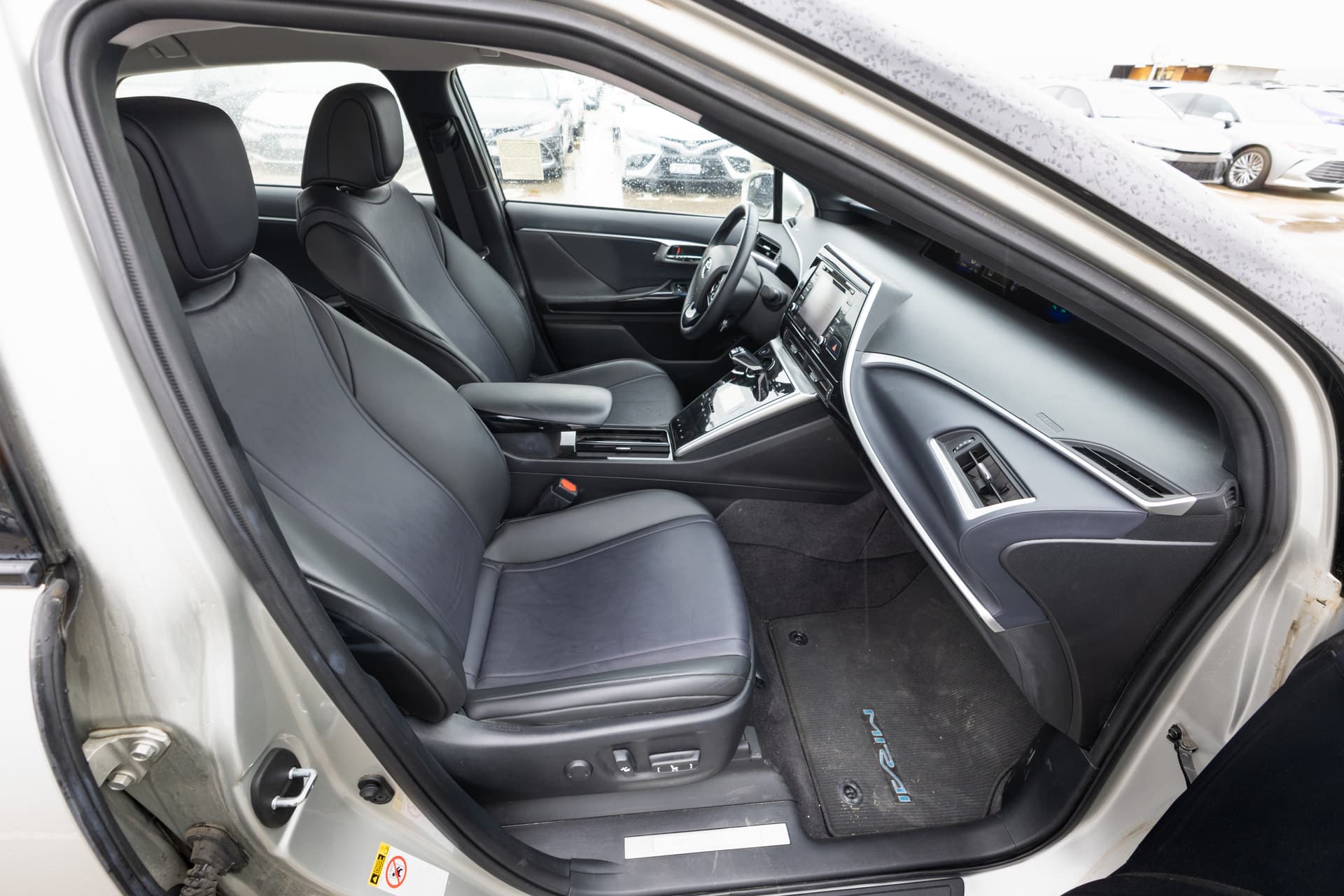 TOYOTA Mirai 2018 - 10