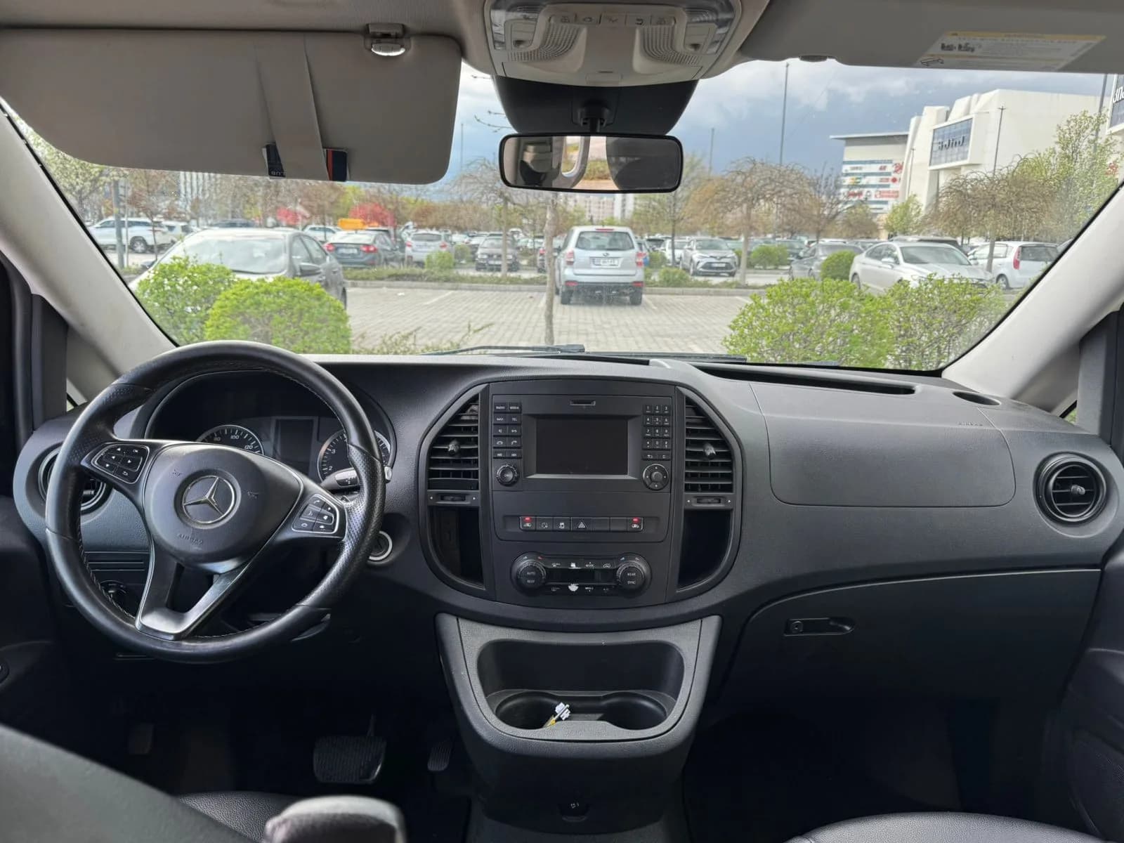Mercedes-Benz V-Class 2018 - 8