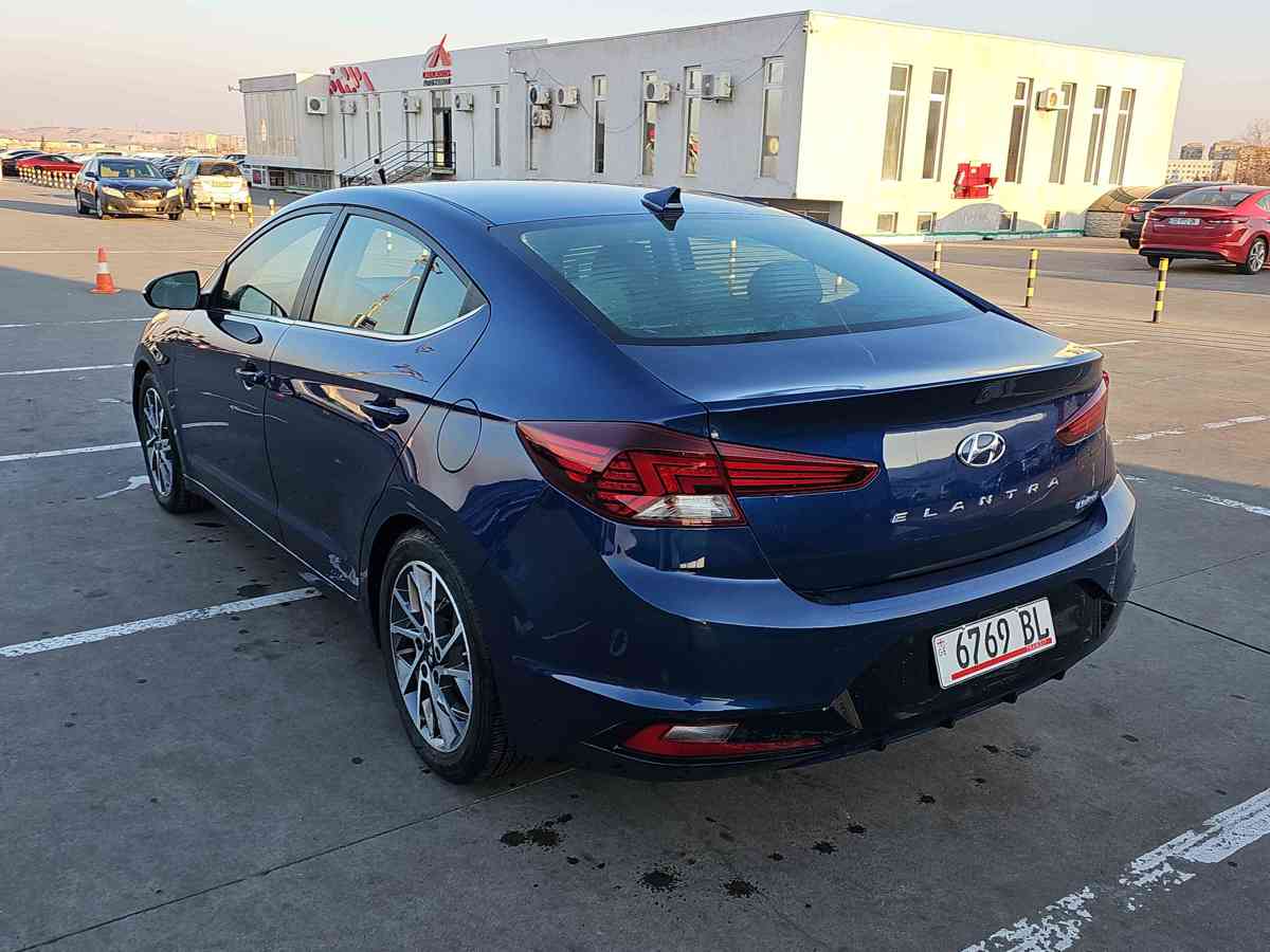 HYUNDAI Elantra 2020 - 6