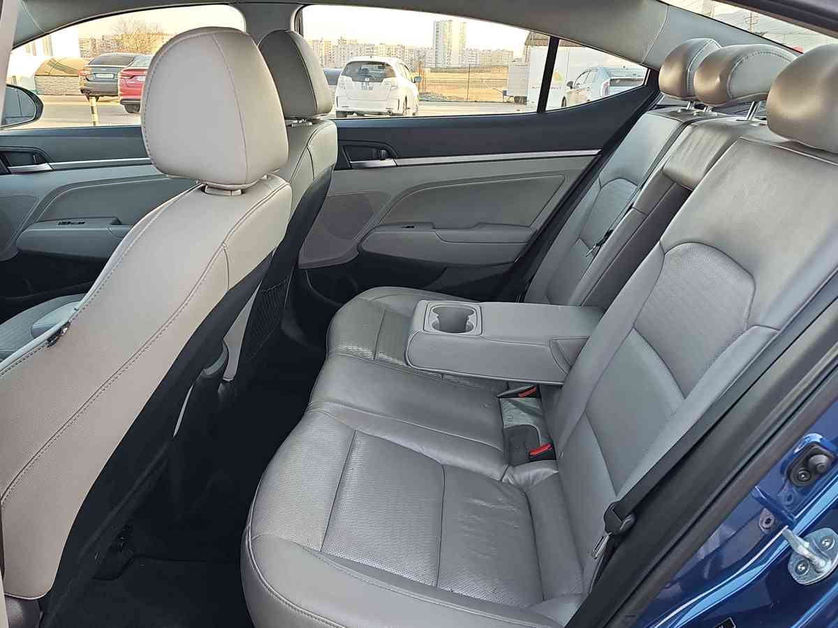 HYUNDAI Elantra 2020 - 7