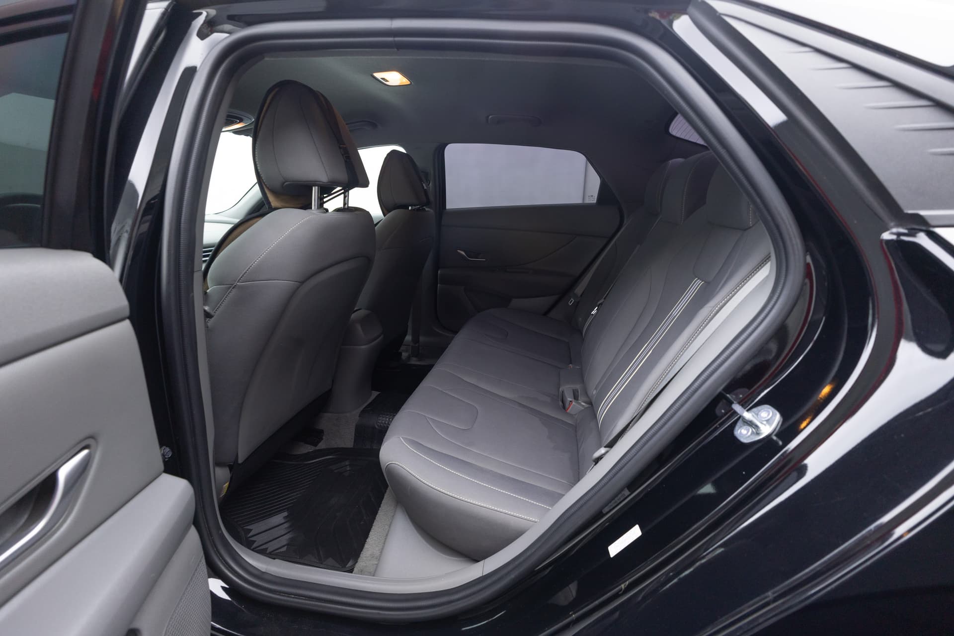 HYUNDAI Elantra 2023 - 8