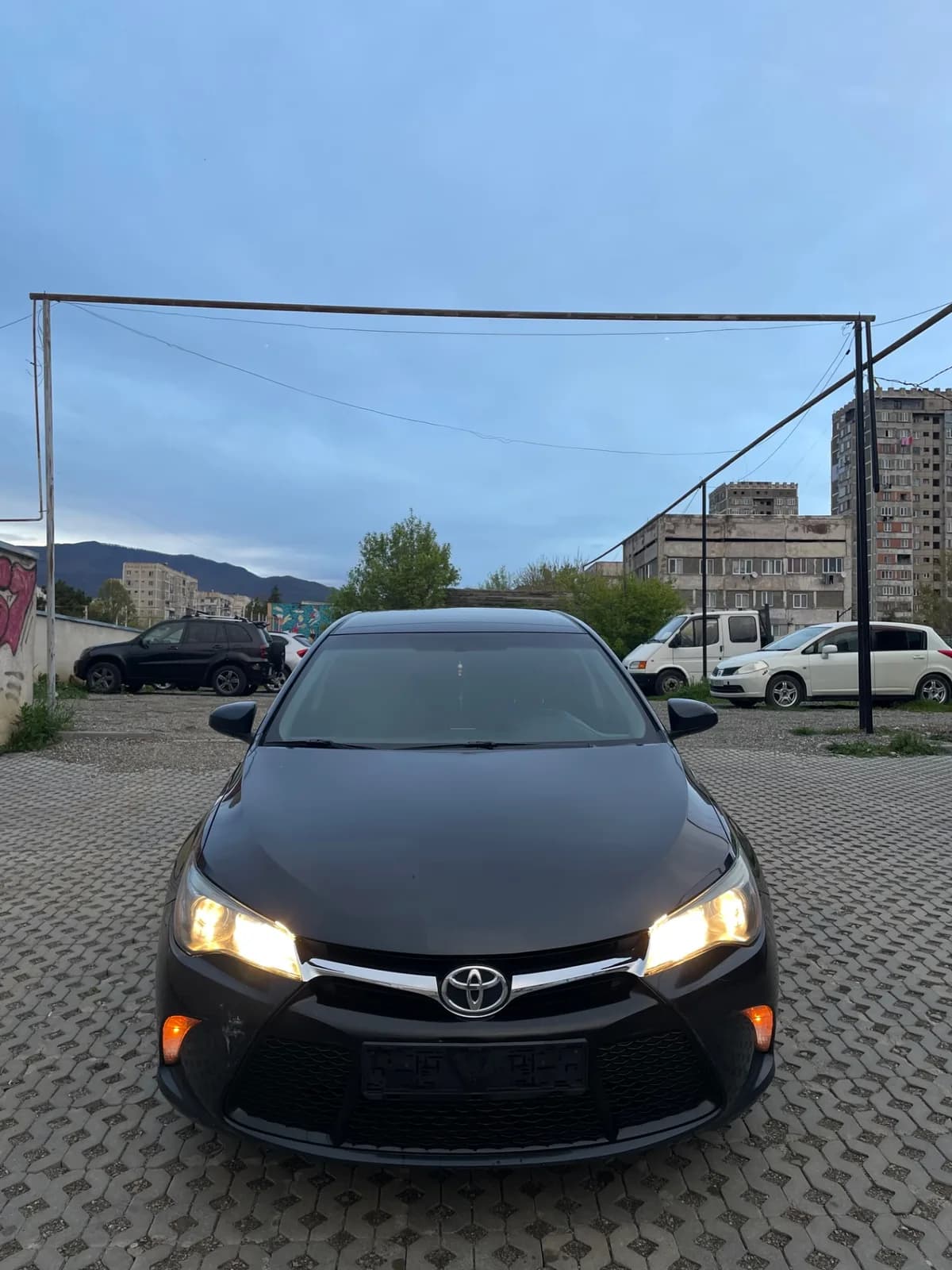Toyota Camry 2017 - 1