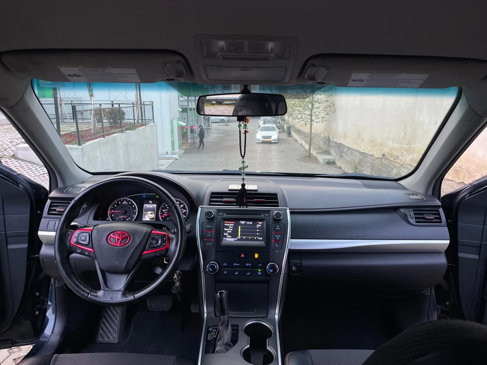 Toyota Camry 2017 - 12