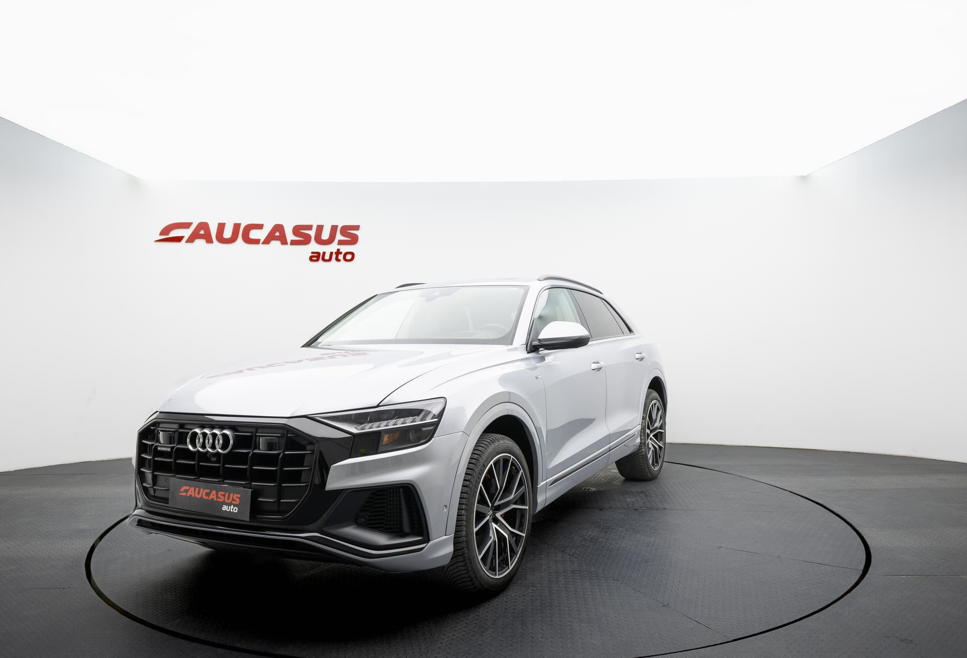 AUDI Q8 2020 - 1