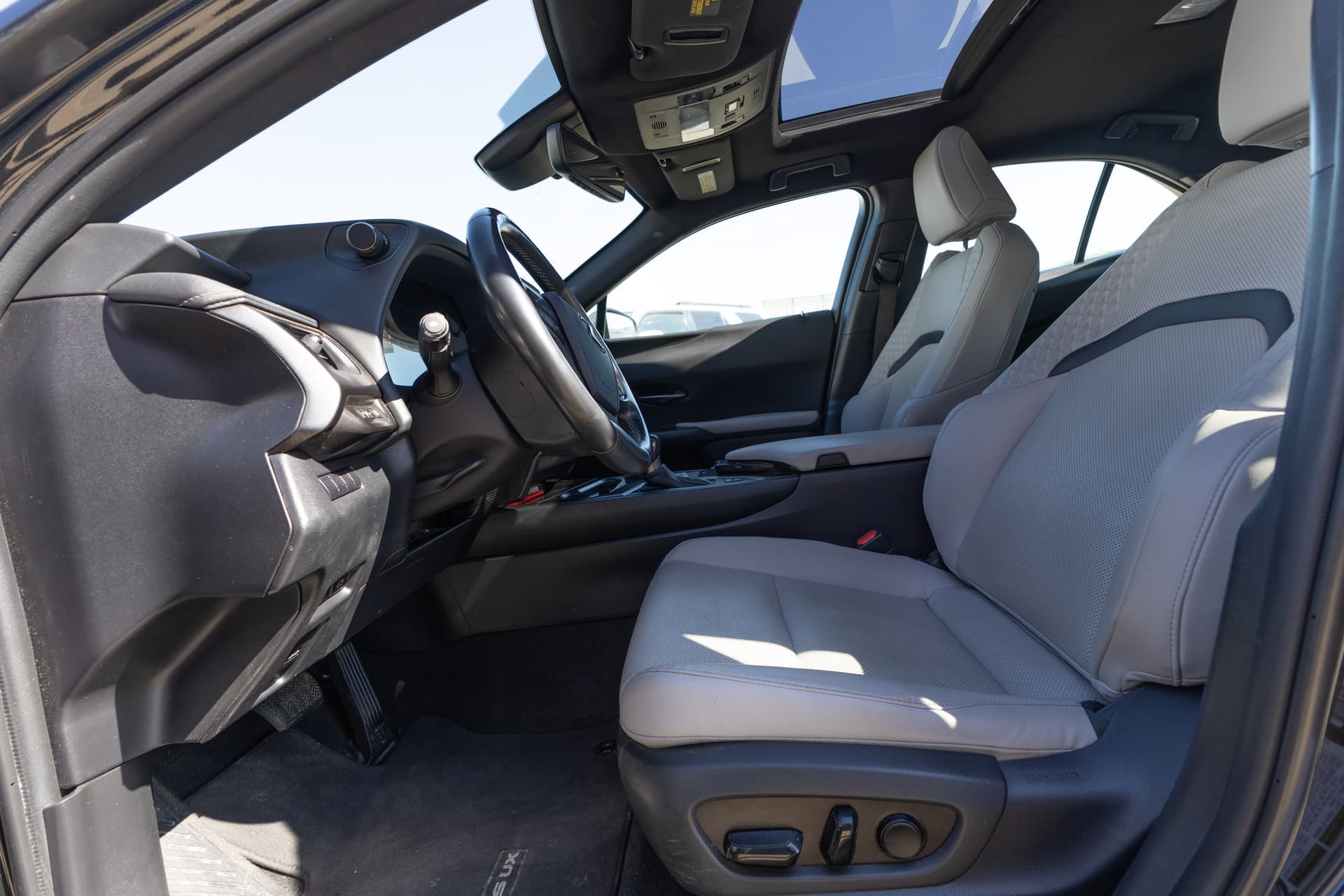 LEXUS UX 2021 - 10