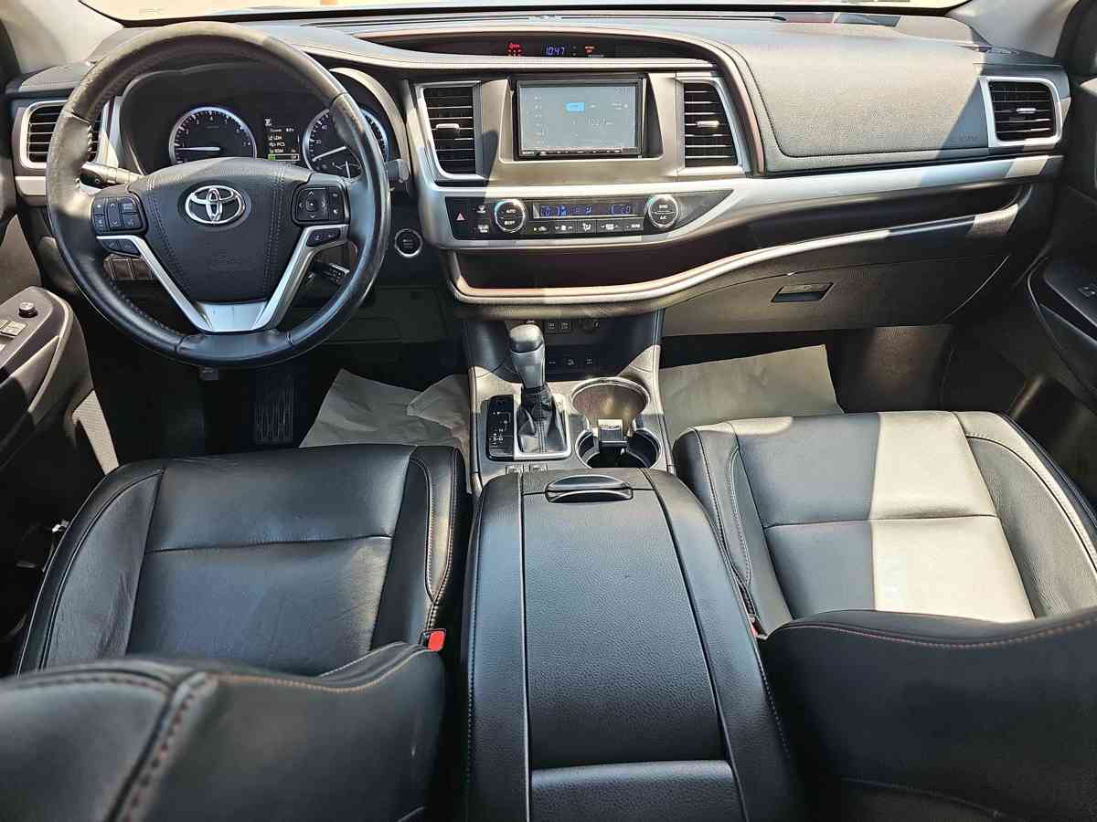 TOYOTA Highlander 2018 - 9