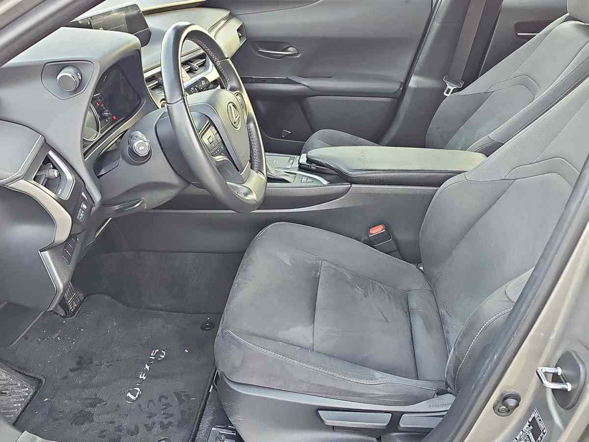 LEXUS UX 2022 - 10