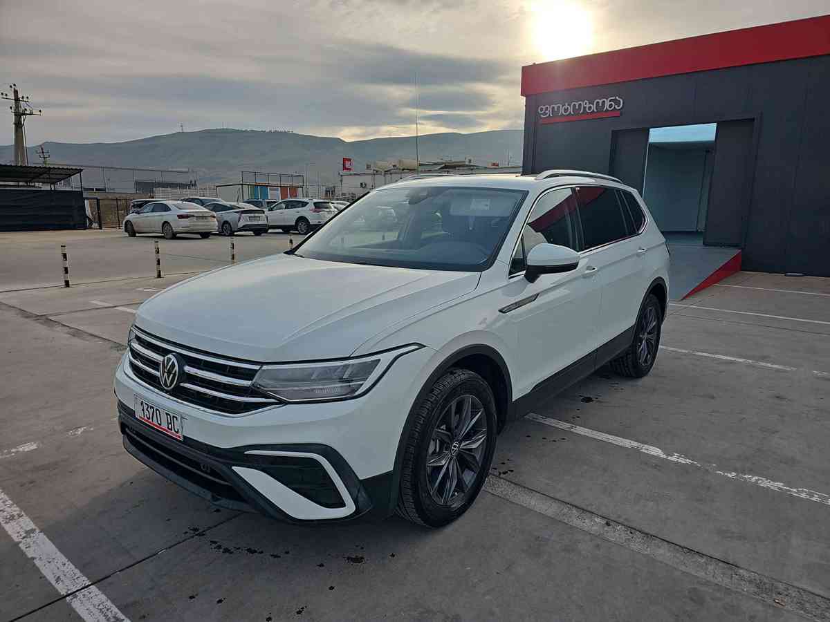 VOLKSWAGEN Tiguan 2022 - 1
