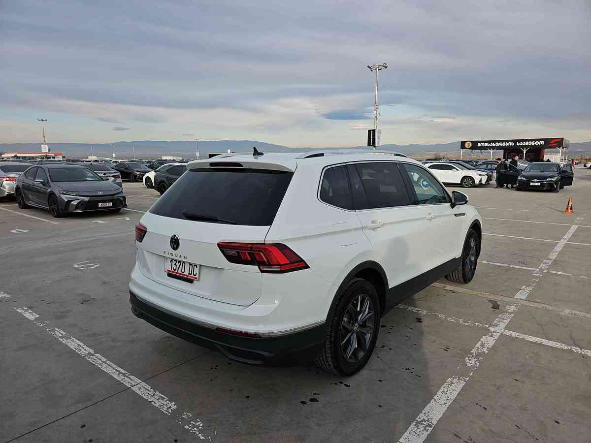 VOLKSWAGEN Tiguan 2022 - 7