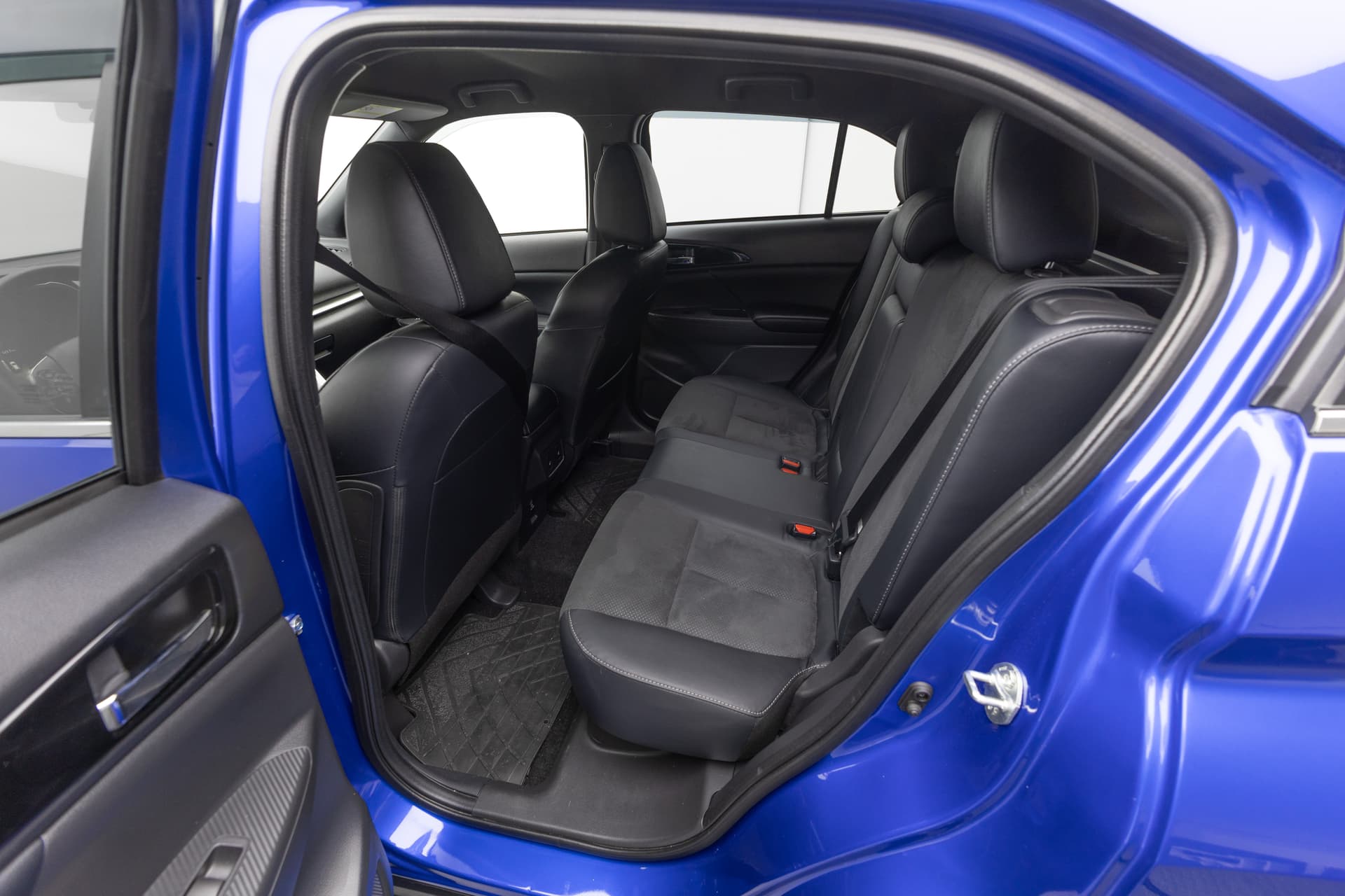 MITSUBISHI Eclipse Cross 2023 - 8