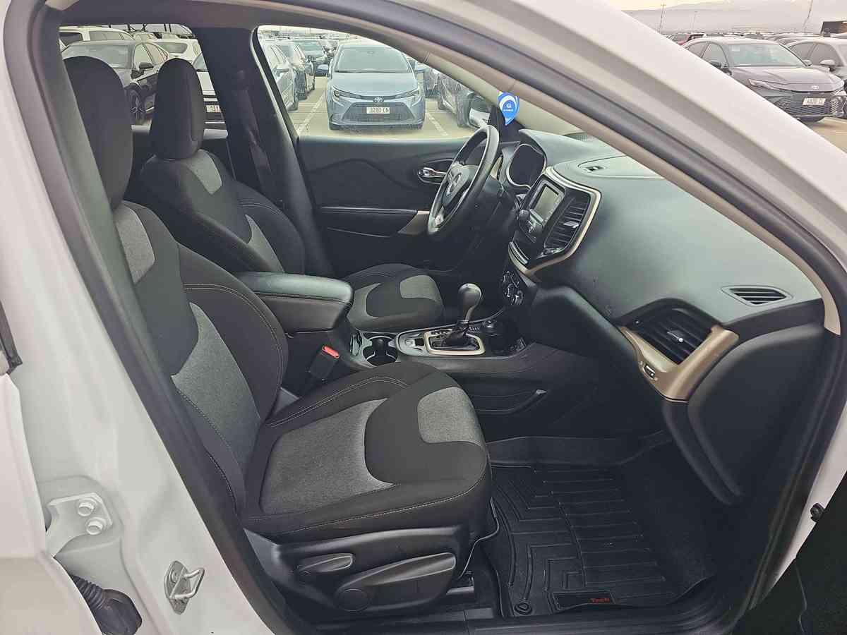 JEEP Cherokee 2018 - 10