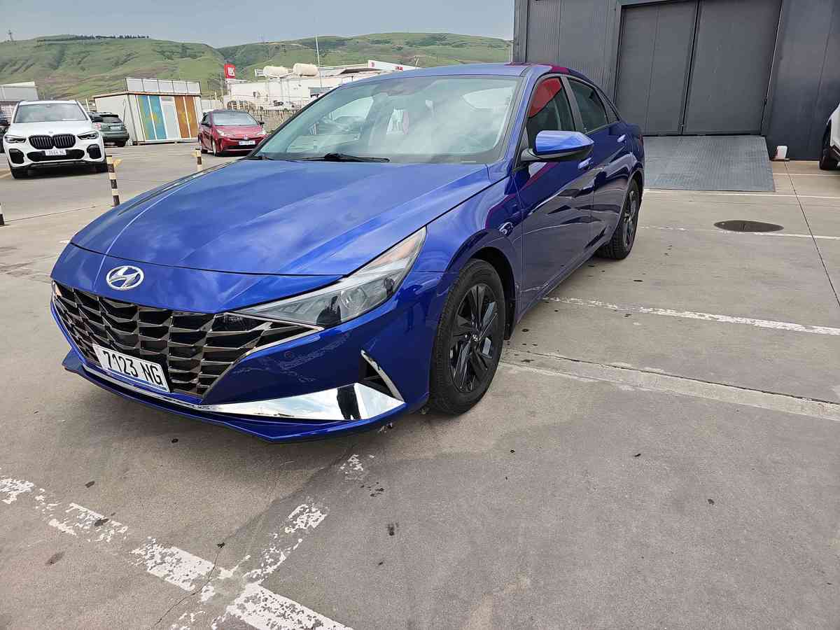 HYUNDAI Elantra 2022 - 1