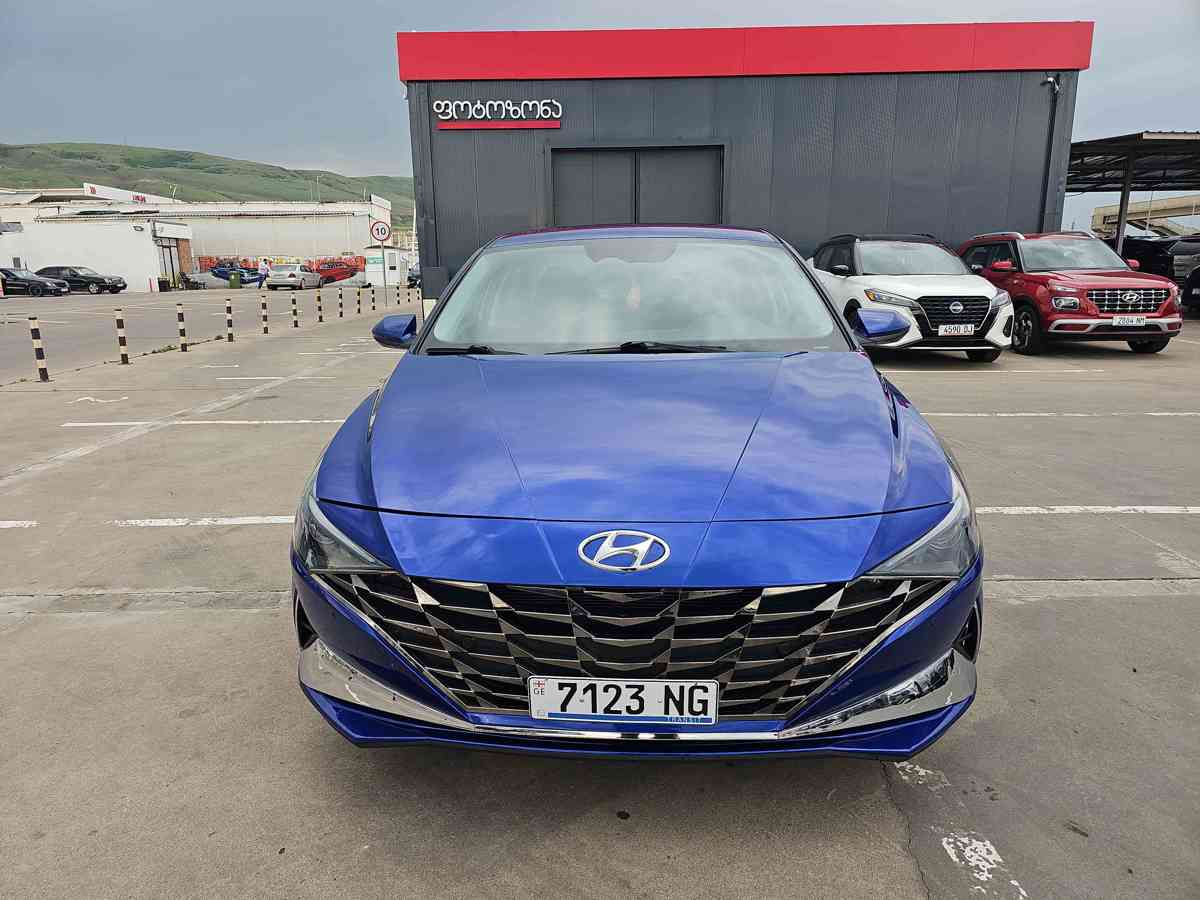 HYUNDAI Elantra 2022 - 2