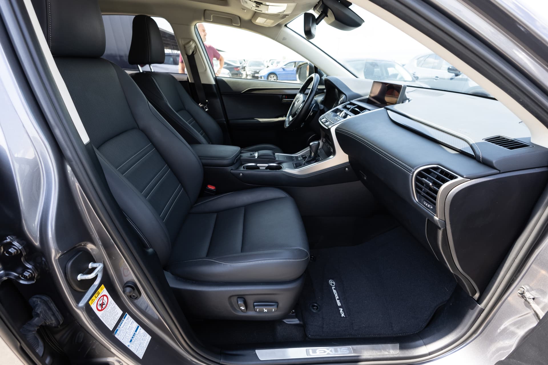 LEXUS NX 2018 - 10