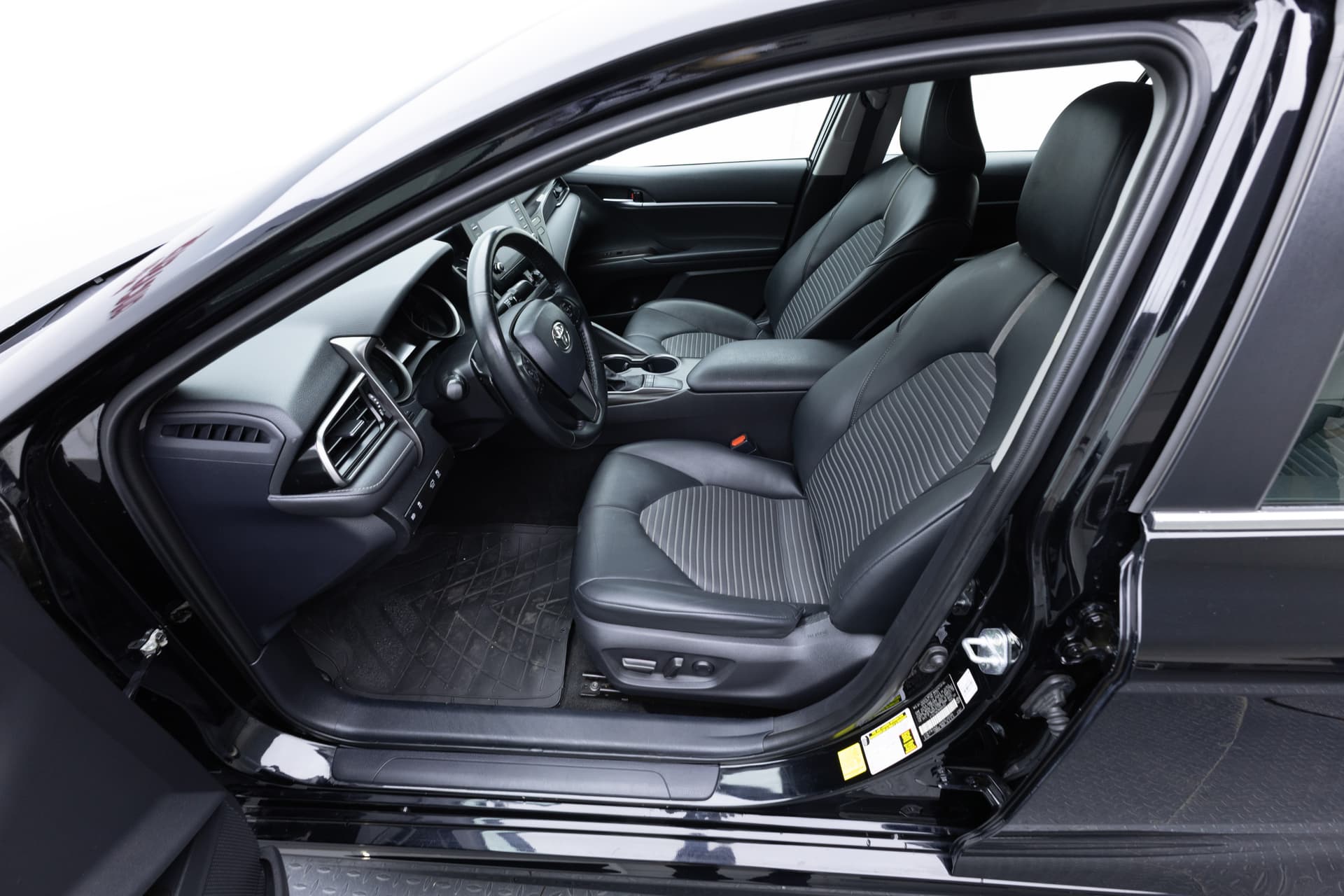TOYOTA Camry 2022 - 9