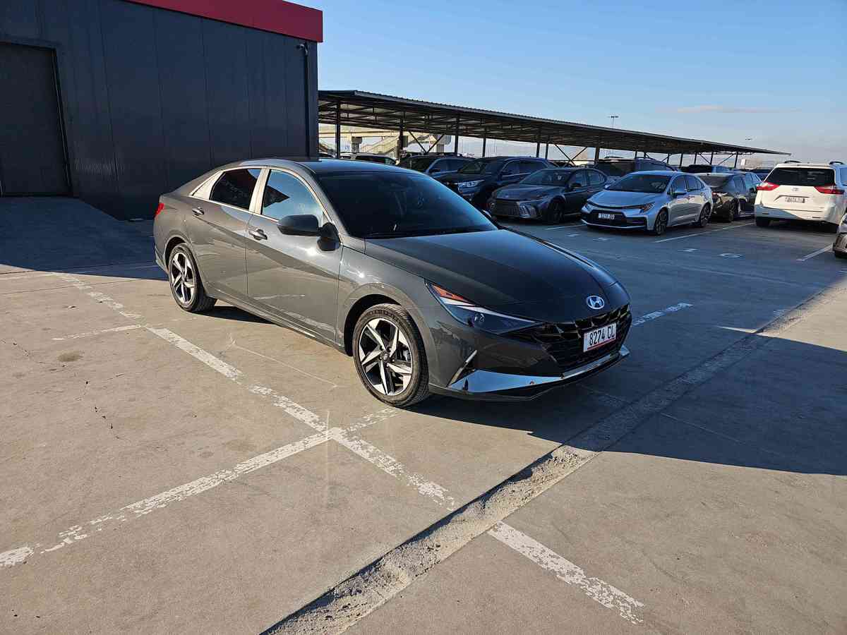 HYUNDAI Elantra 2023 - 3