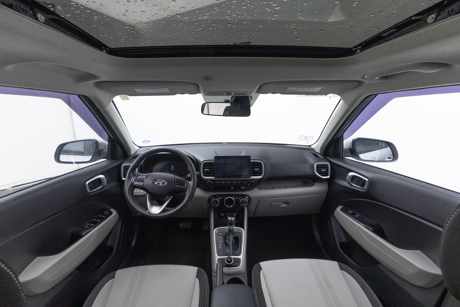 HYUNDAI Venue 2023 - 9