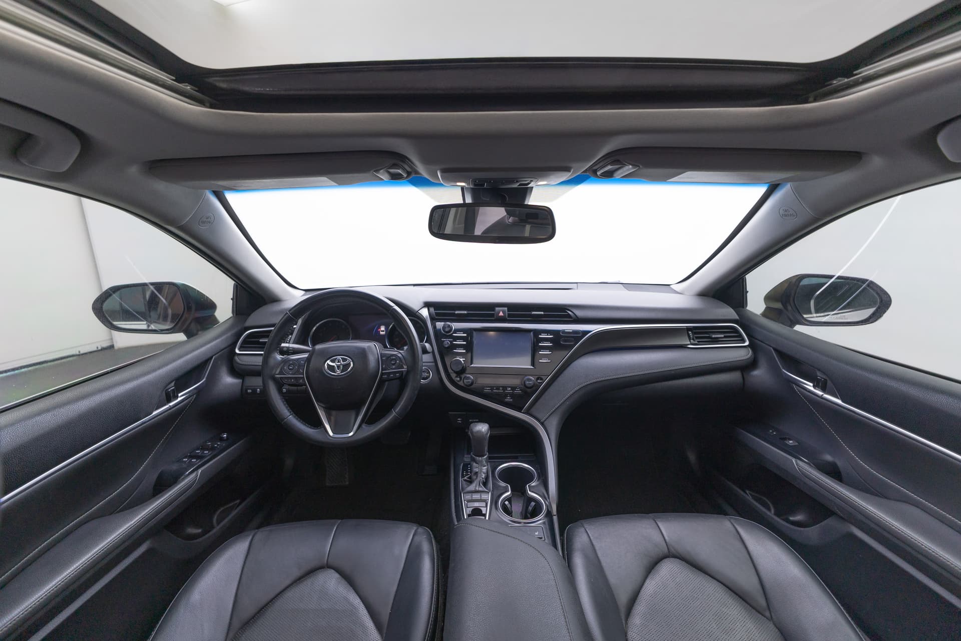 TOYOTA Camry 2018 - 8