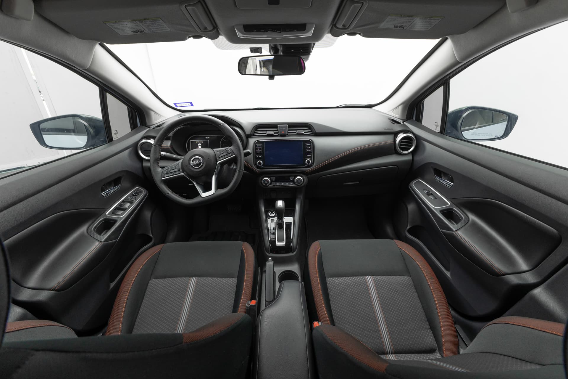NISSAN Versa 2024 - 9