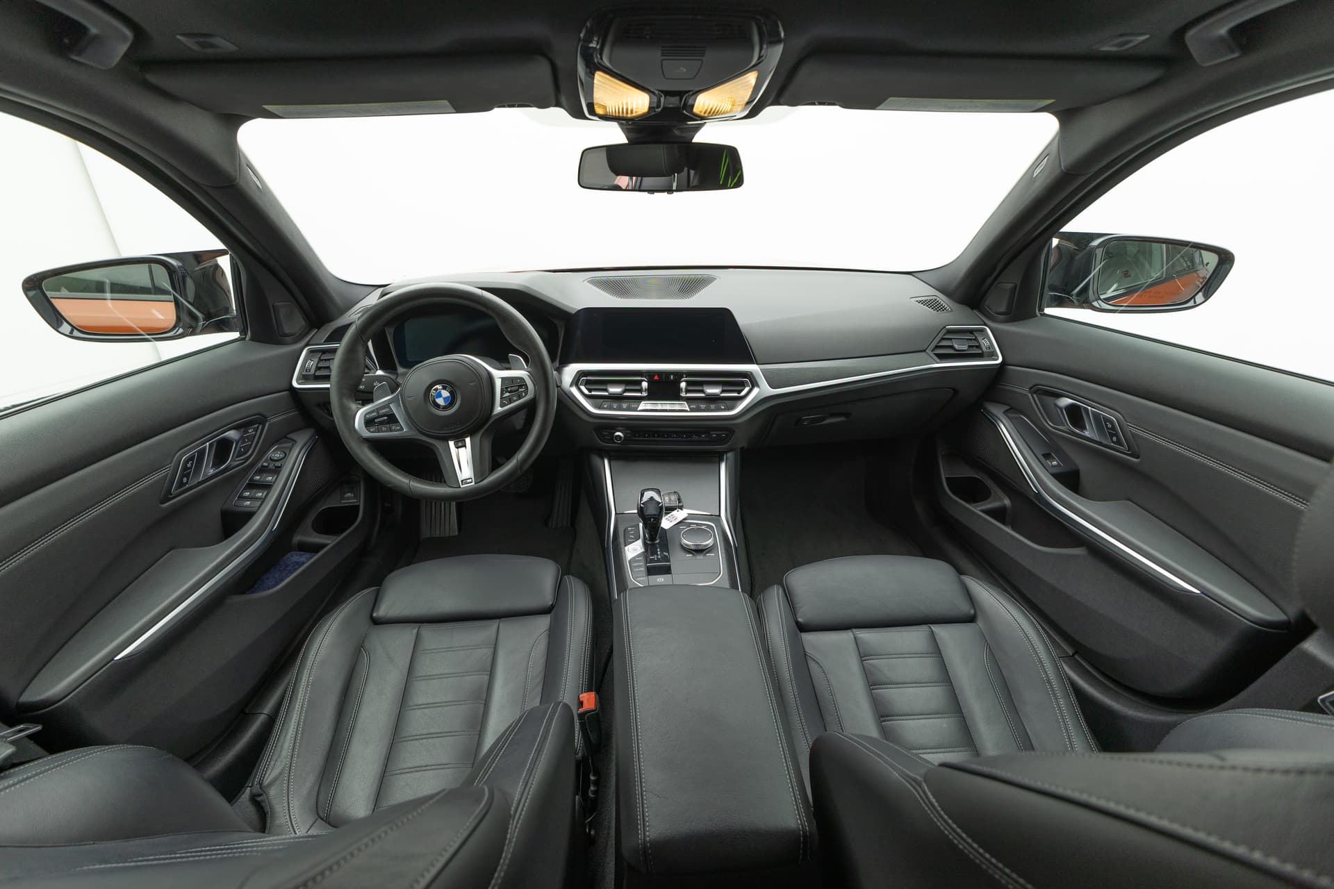 BMW 330i 2021 - 9