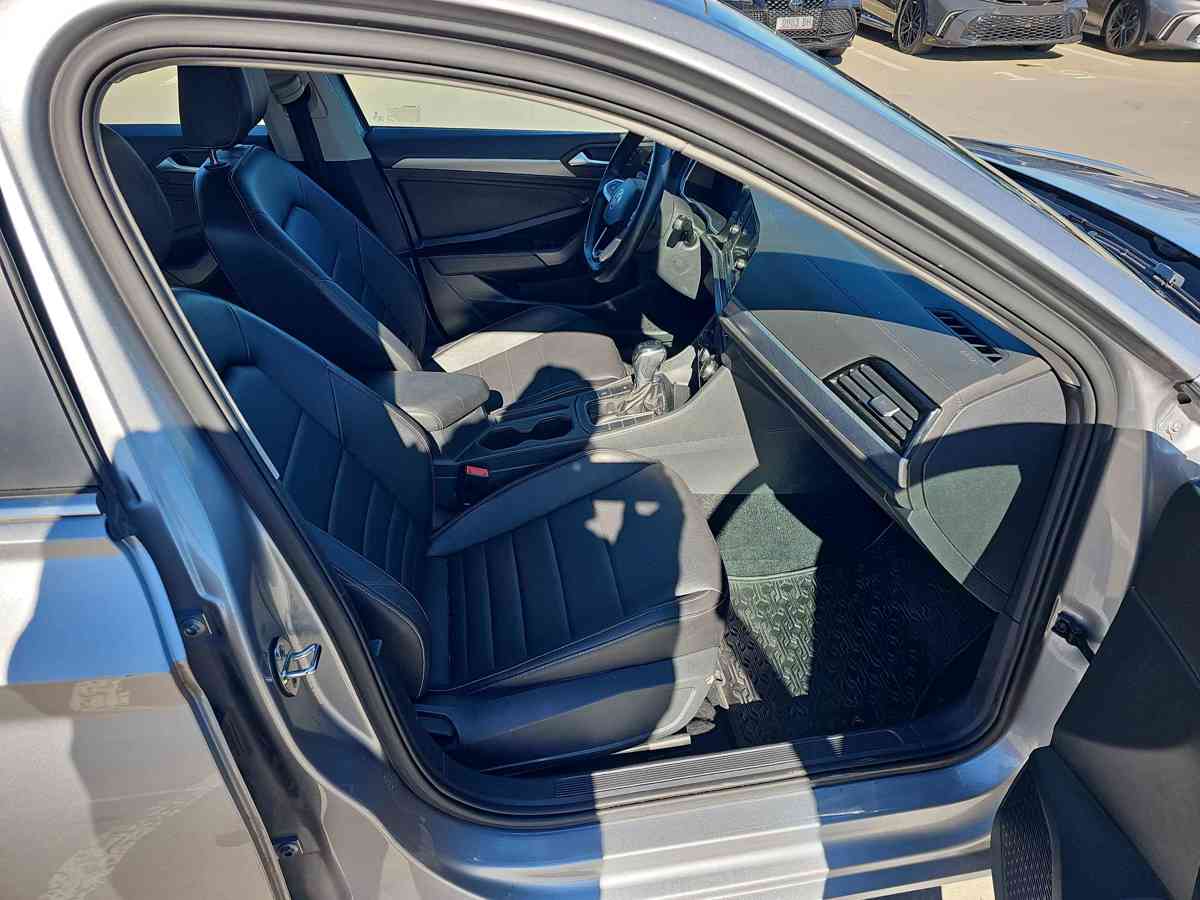 VOLKSWAGEN Jetta 2022 - 10