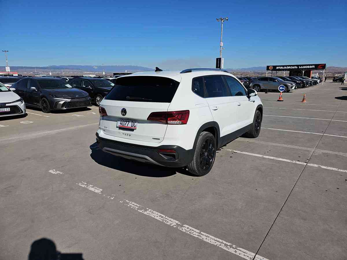 VOLKSWAGEN Taos 2022 - 4