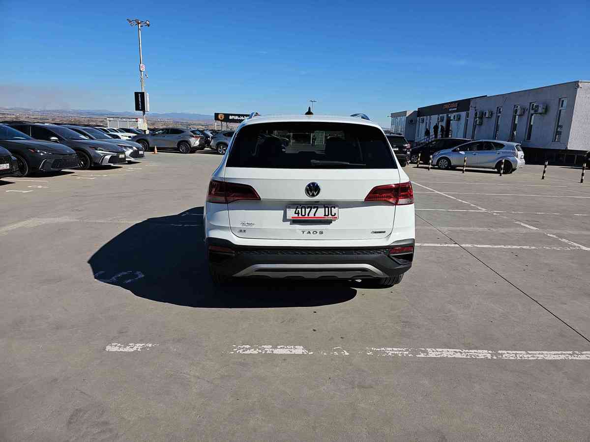 VOLKSWAGEN Taos 2022 - 5