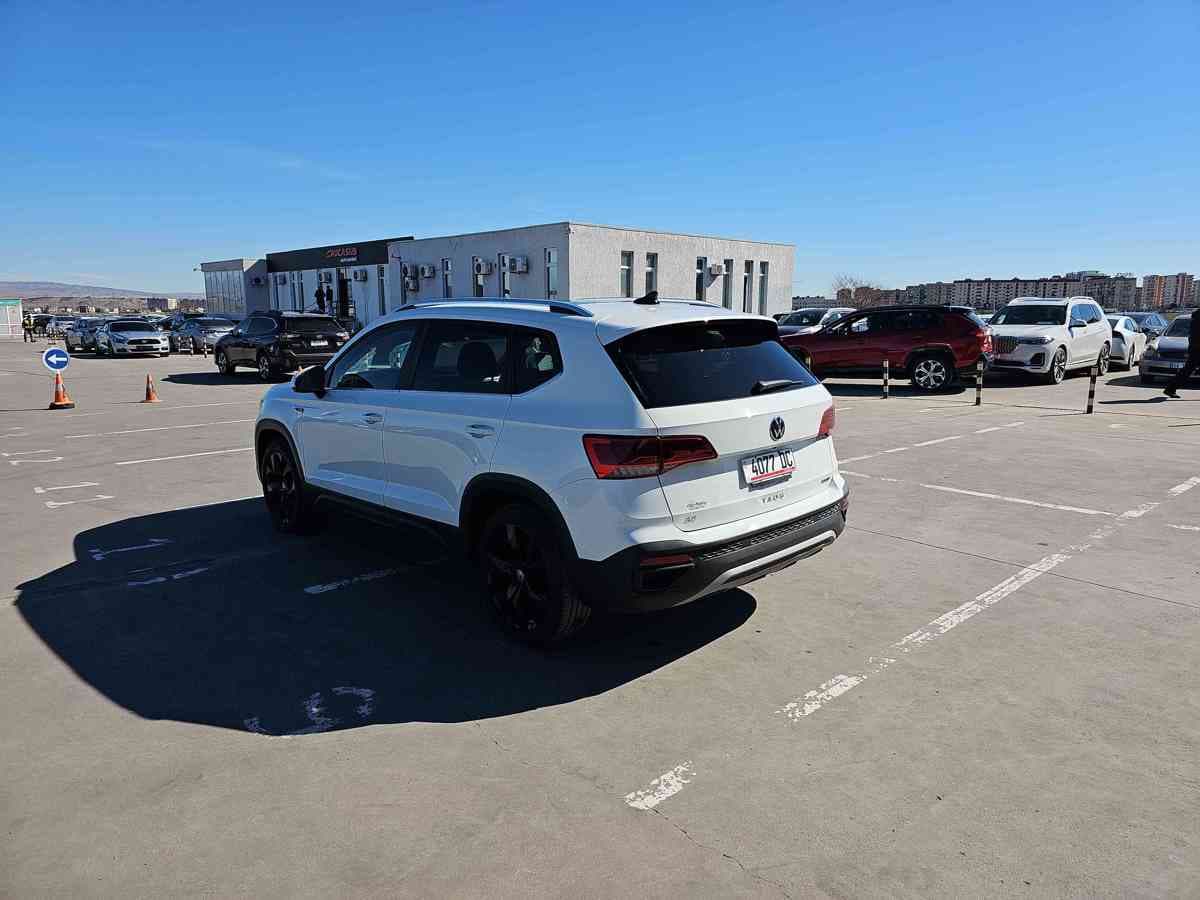 VOLKSWAGEN Taos 2022 - 6