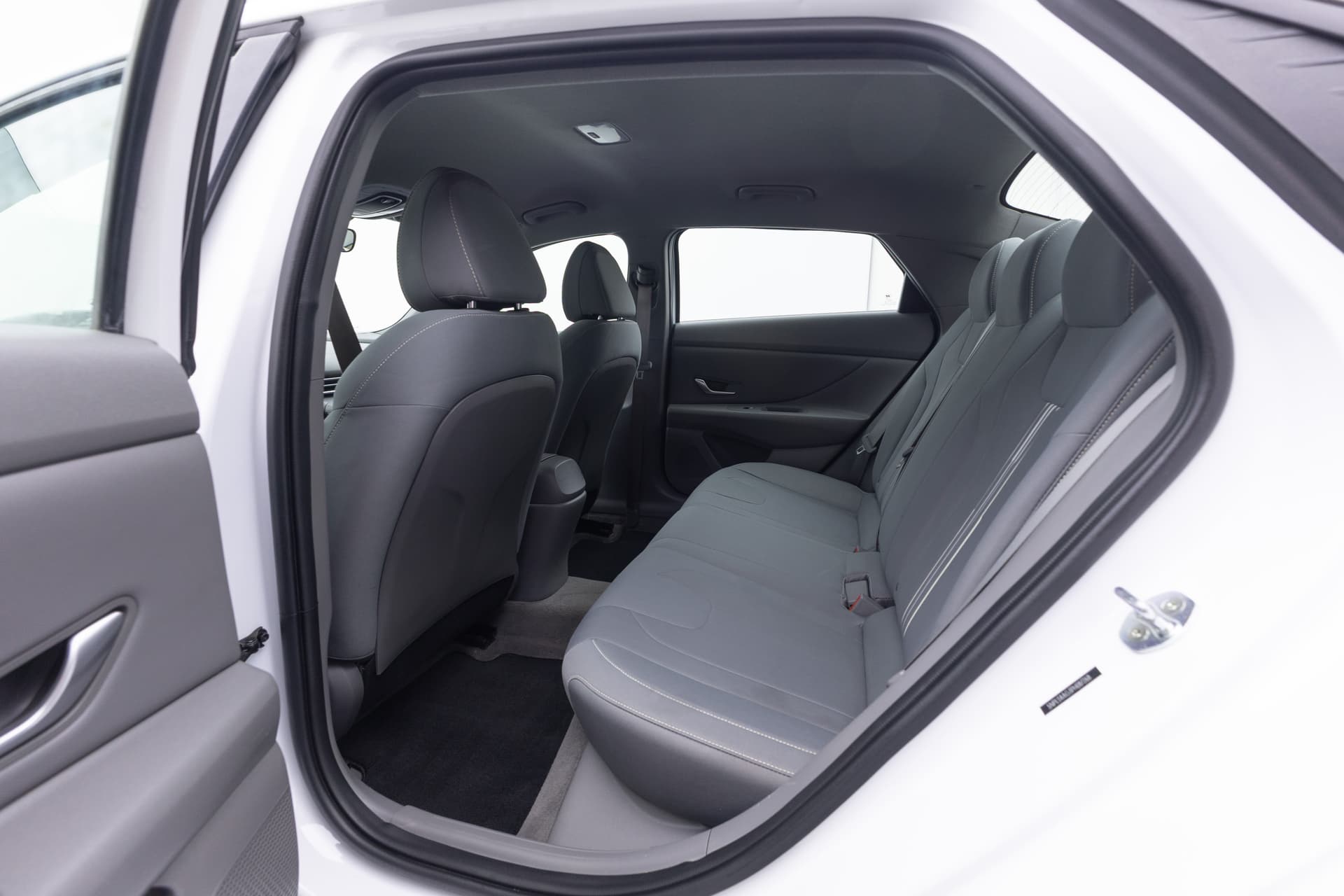 HYUNDAI Elantra 2023 - 8