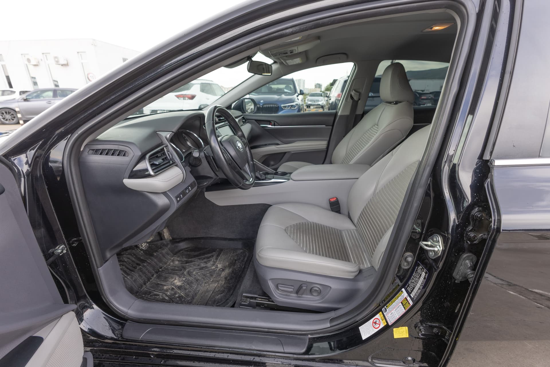 TOYOTA Camry 2019 - 10