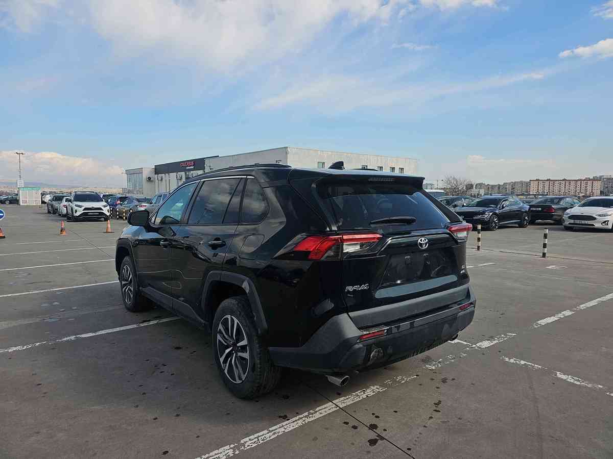 TOYOTA RAV4 2021 - 9