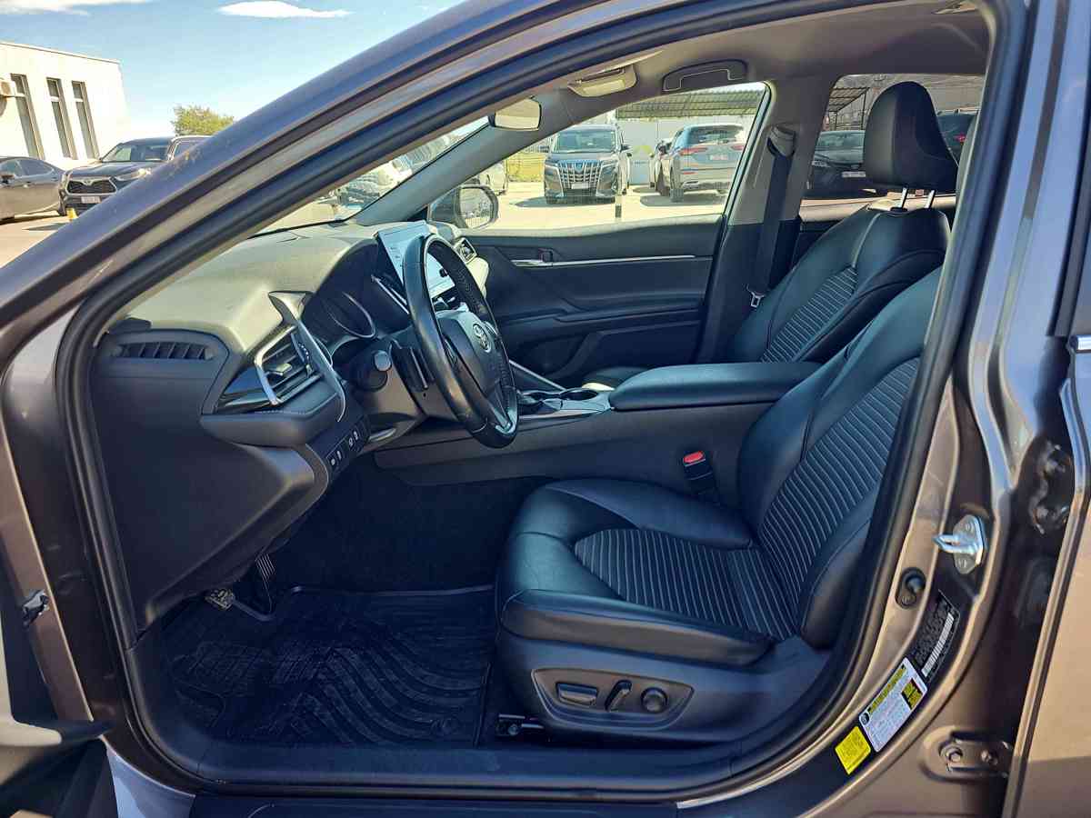 TOYOTA Camry 2021 - 9