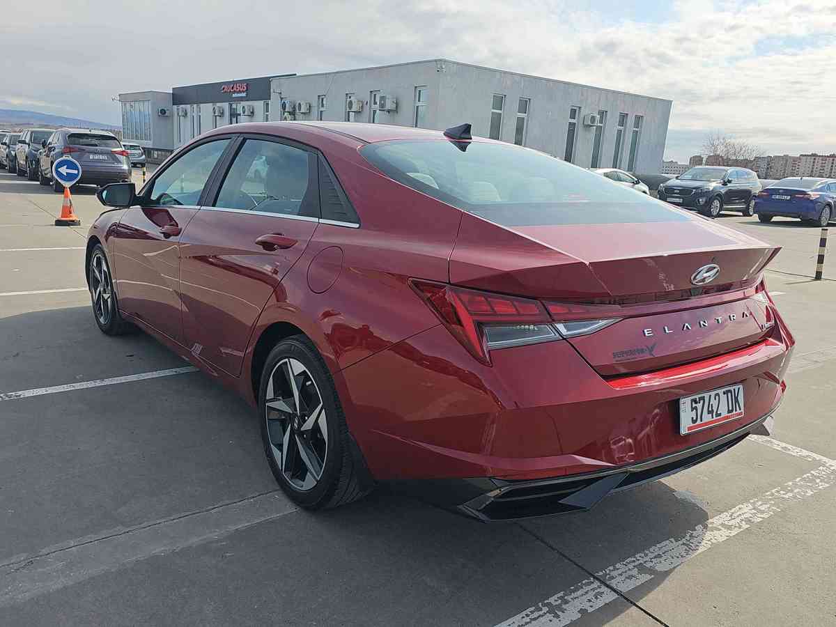 HYUNDAI Elantra 2023 - 6