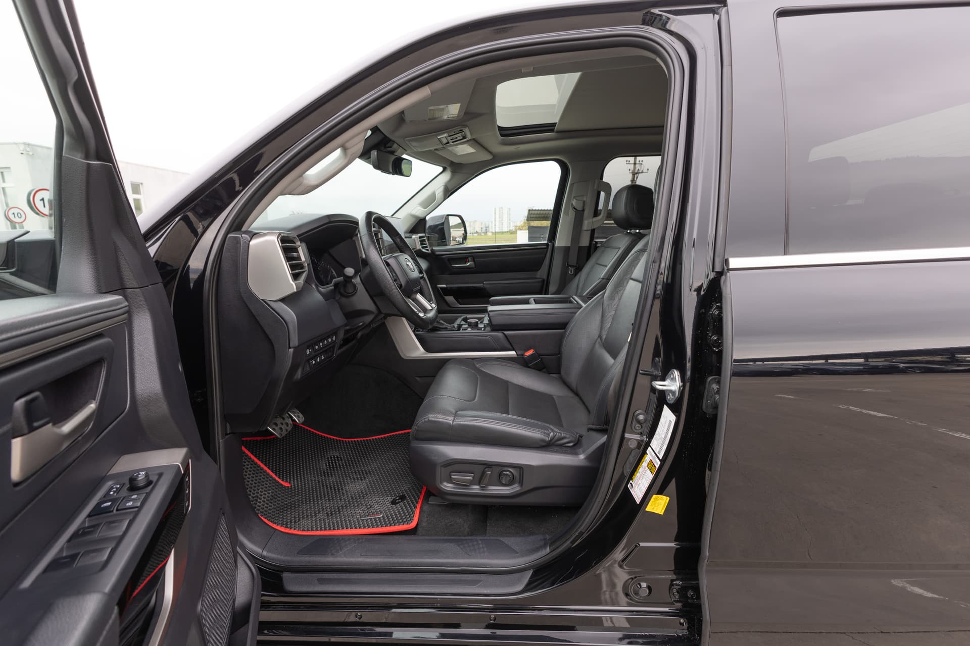 TOYOTA Tundra 2022 - 10