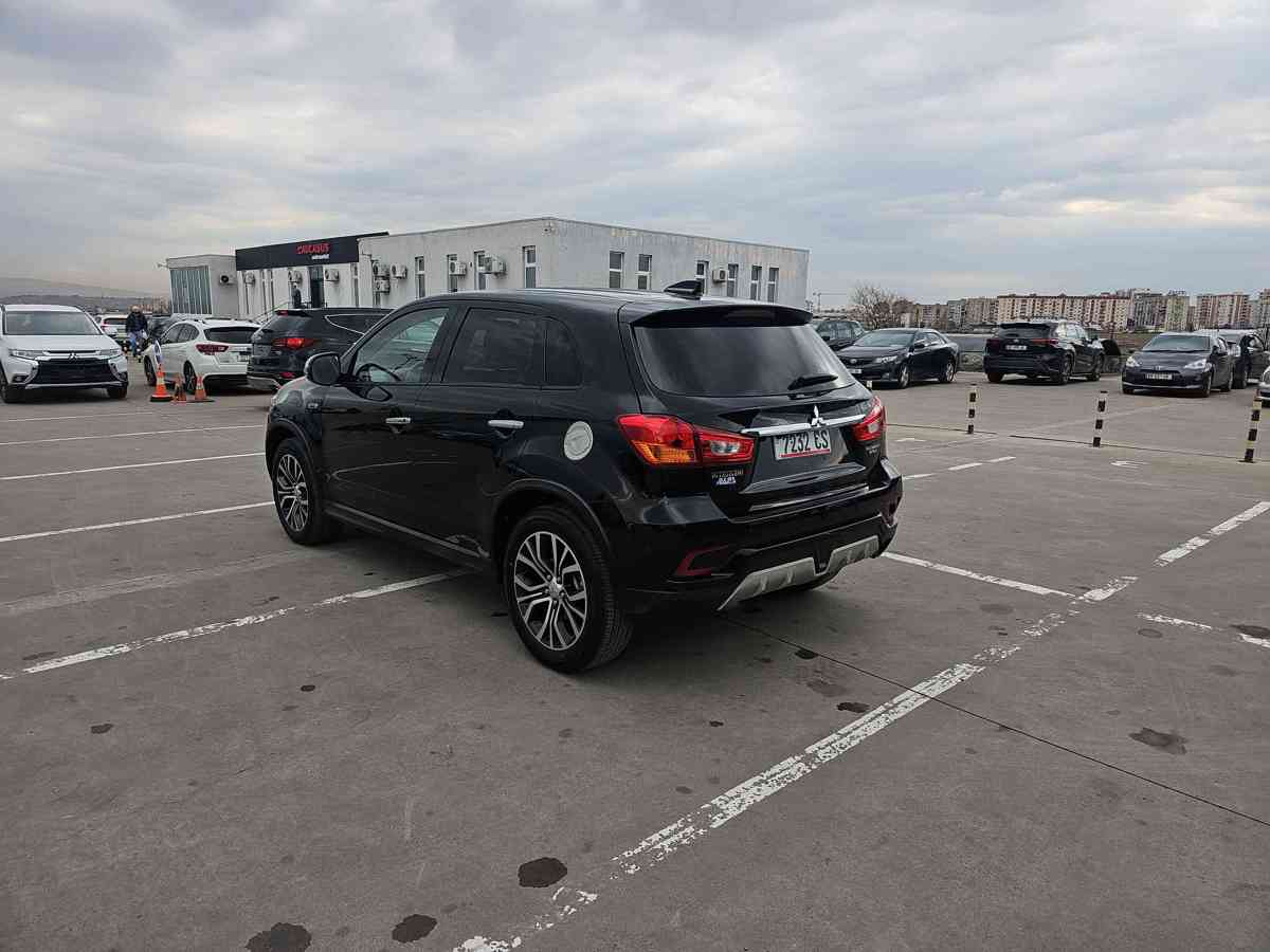 MITSUBISHI Outlander Sport 2019 - 6