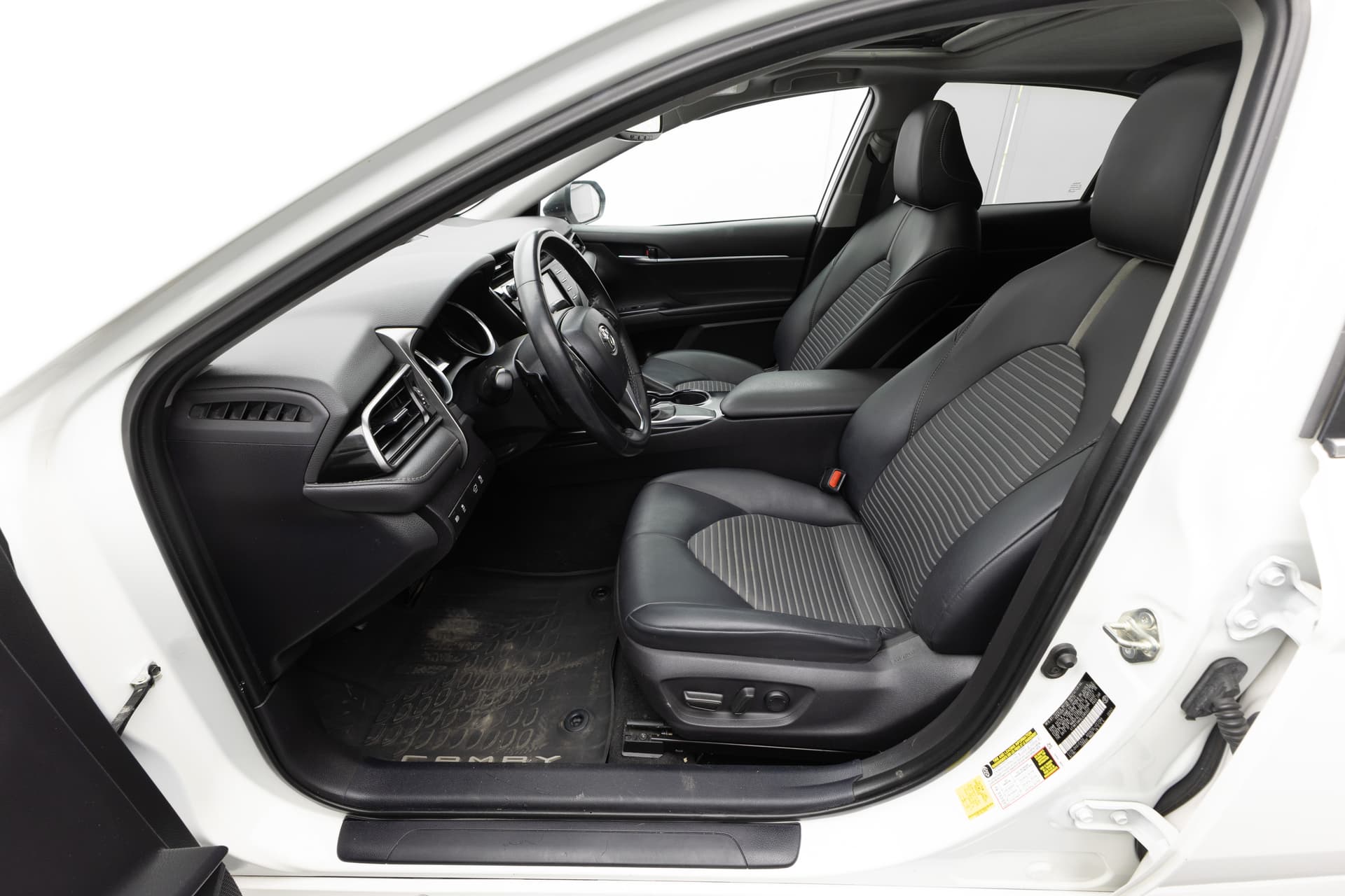 TOYOTA Camry 2020 - 10