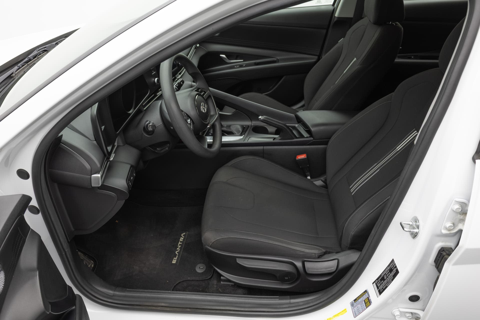 HYUNDAI Elantra 2023 - 10