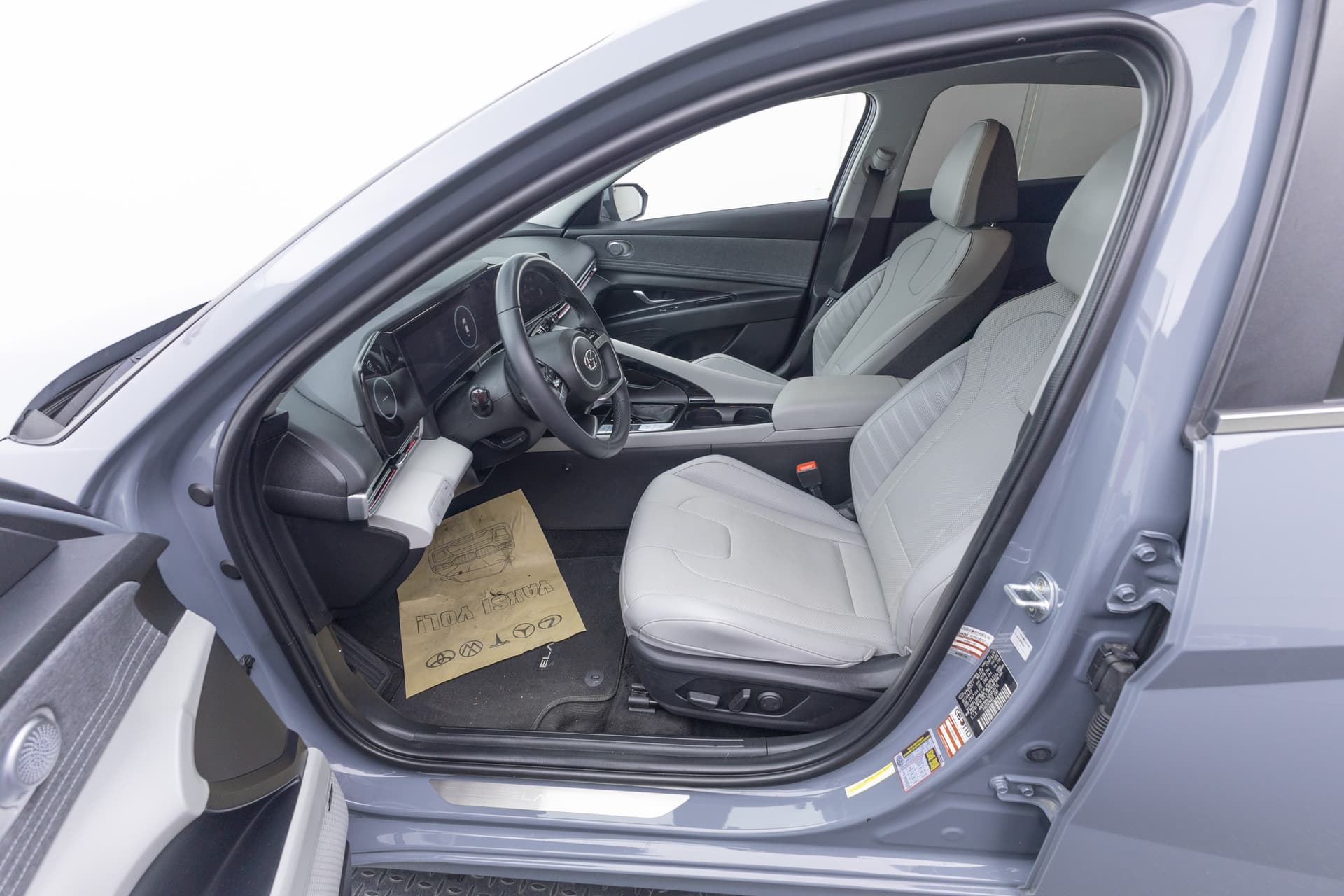 HYUNDAI Elantra 2023 - 10