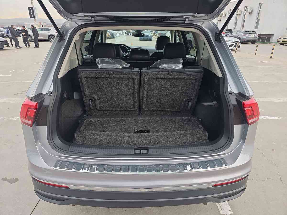 VOLKSWAGEN Tiguan 2023 - 7