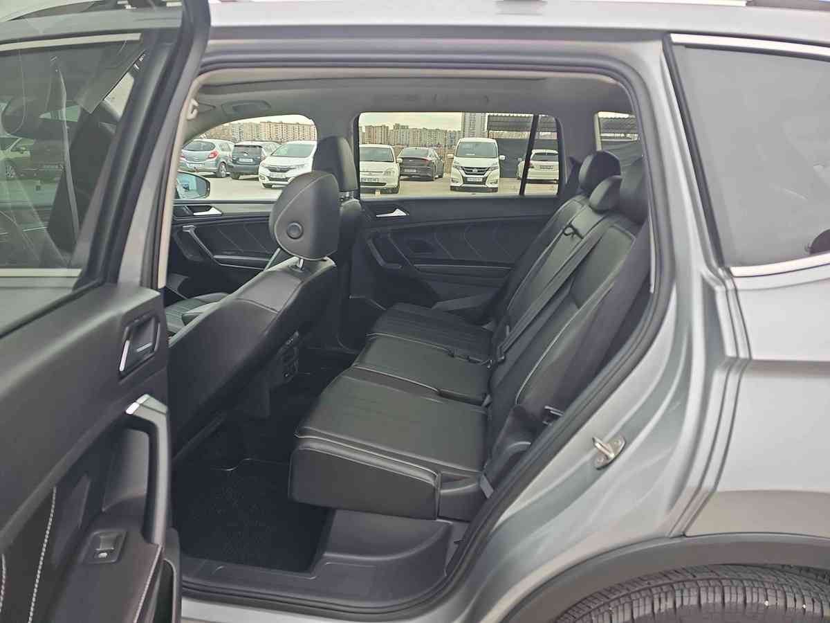 VOLKSWAGEN Tiguan 2023 - 8