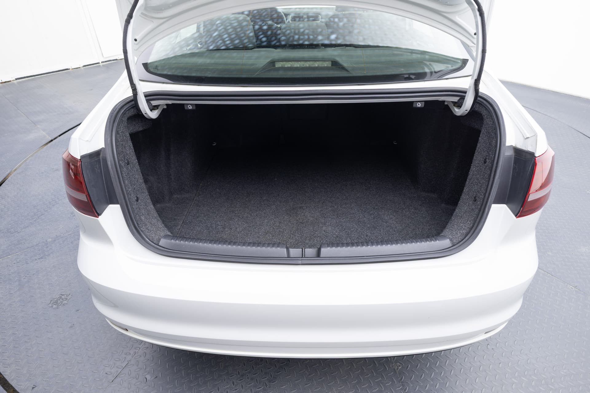 VOLKSWAGEN Jetta 2017 - 7