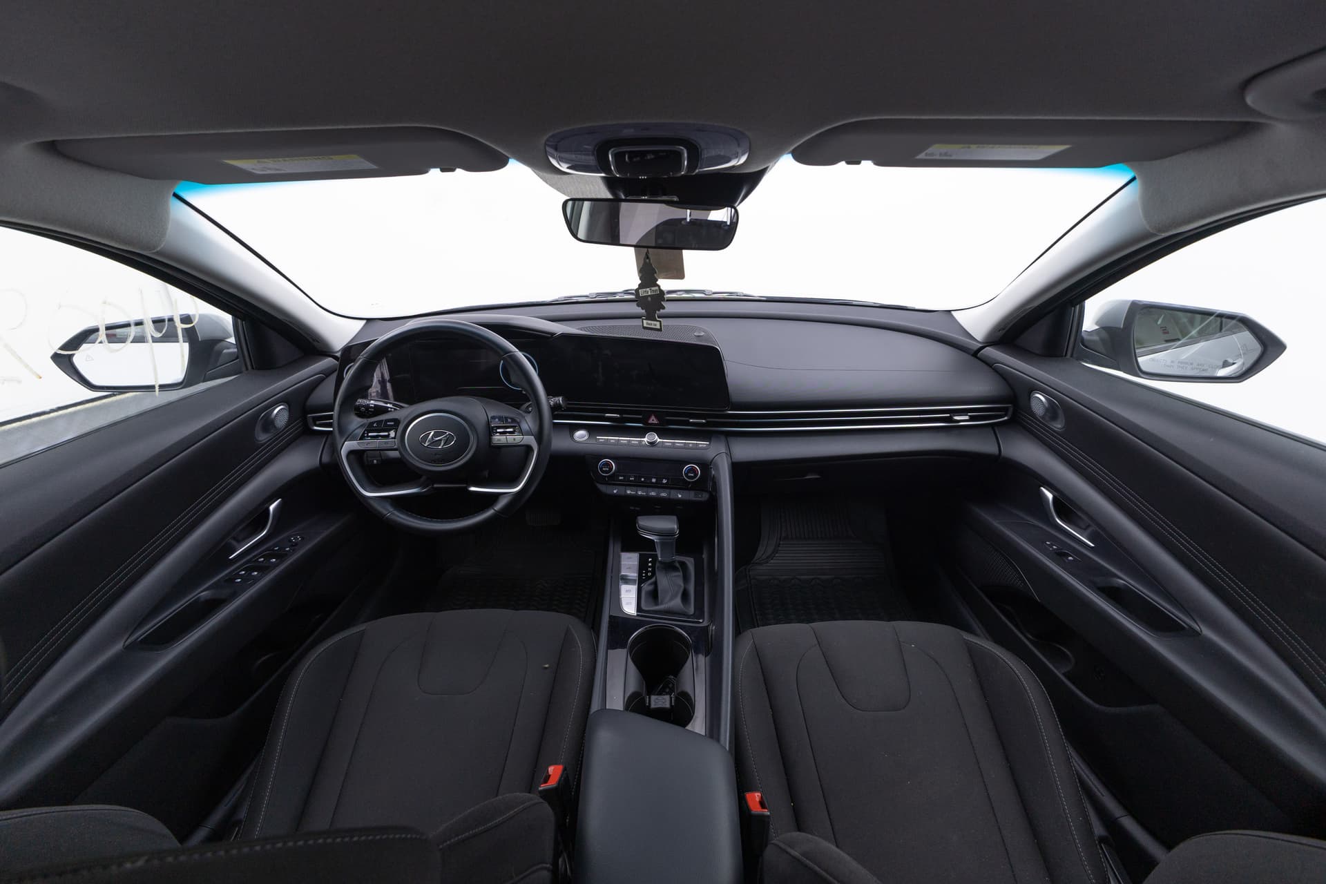 HYUNDAI Elantra 2023 - 9