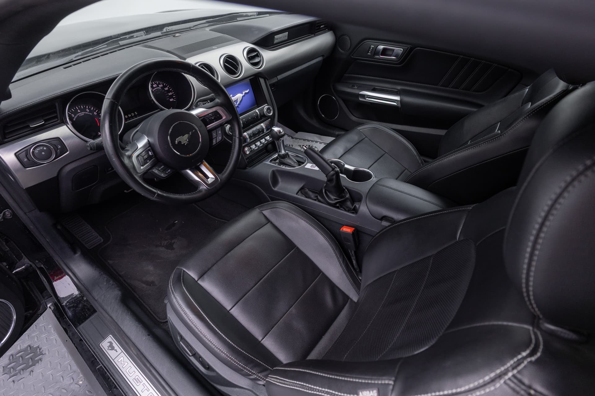 FORD Mustang 2022 - 9