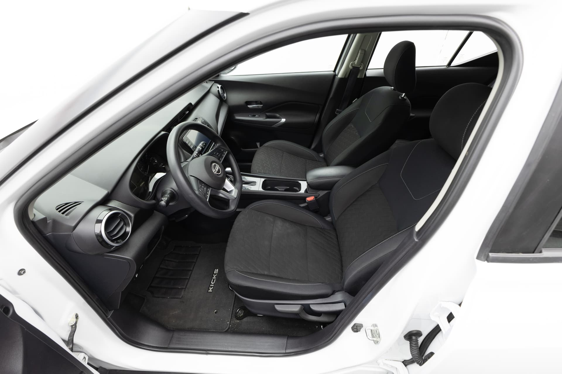 NISSAN Kicks 2023 - 10
