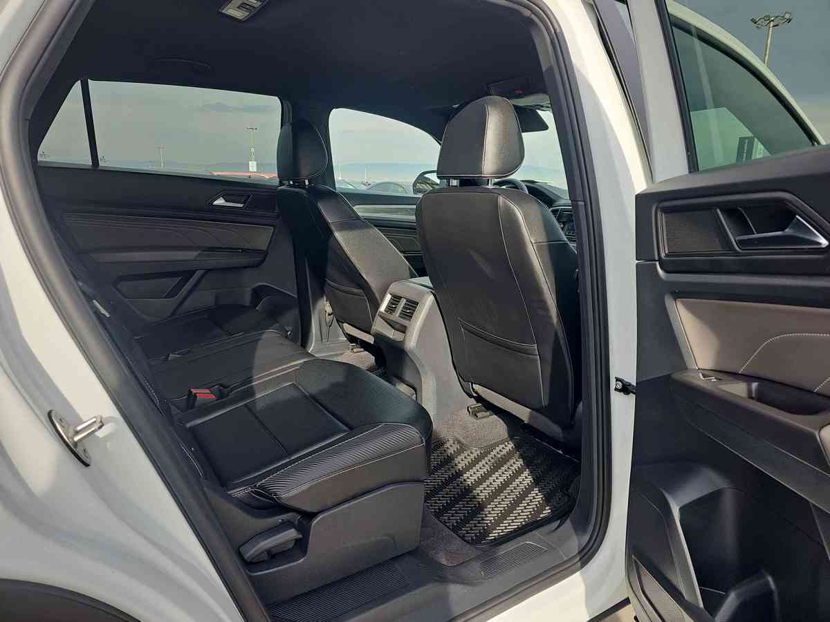 VOLKSWAGEN Atlas Cross Sport 2022 - 5