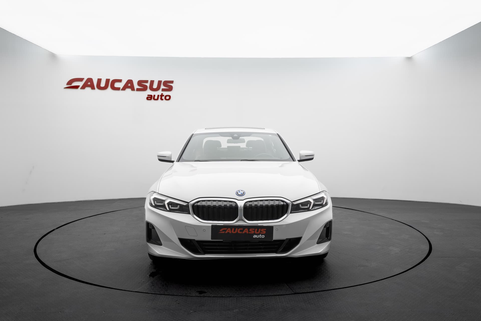 BMW 330e 2023 - 2