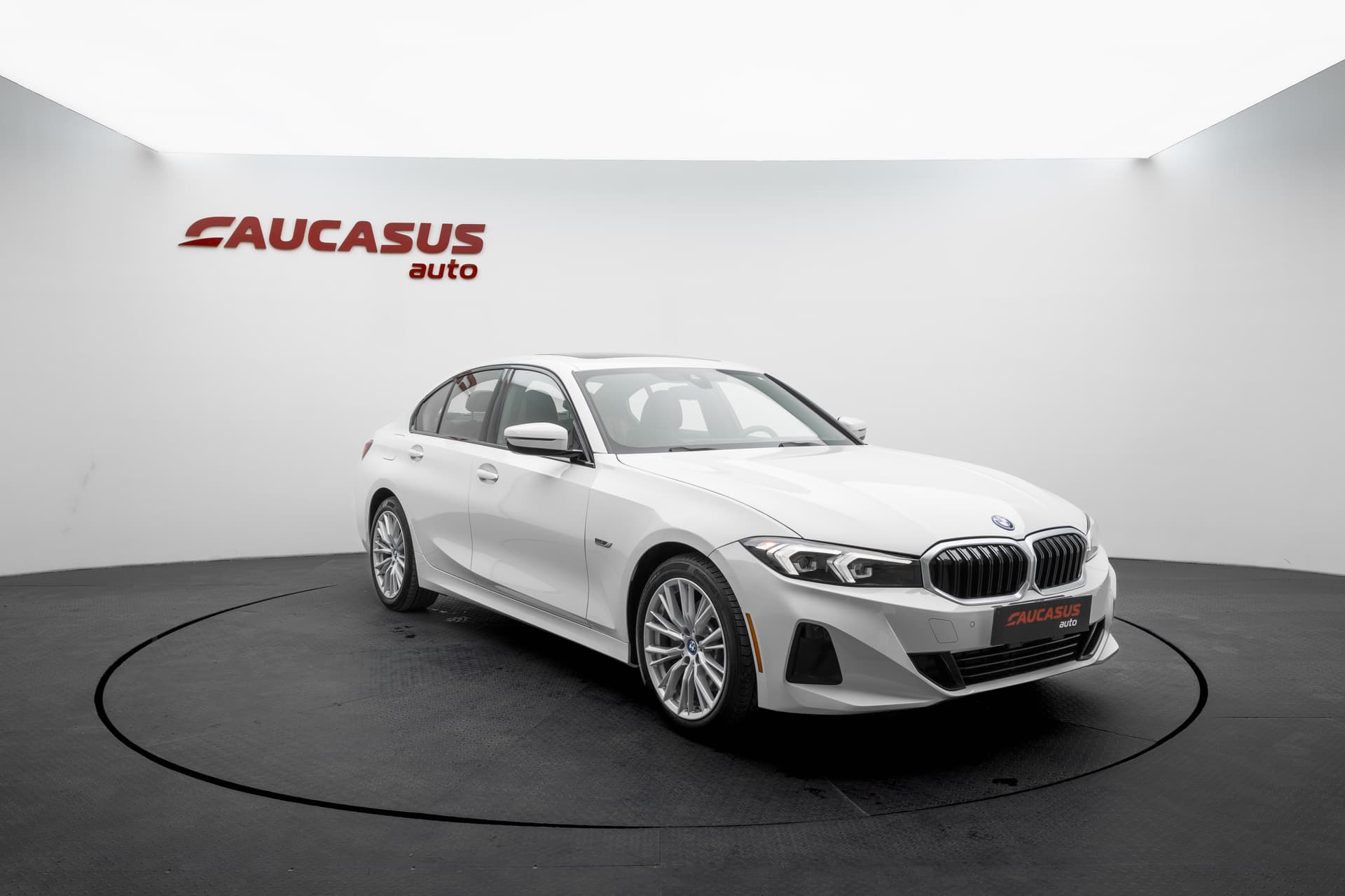 BMW 330e 2023 - 3