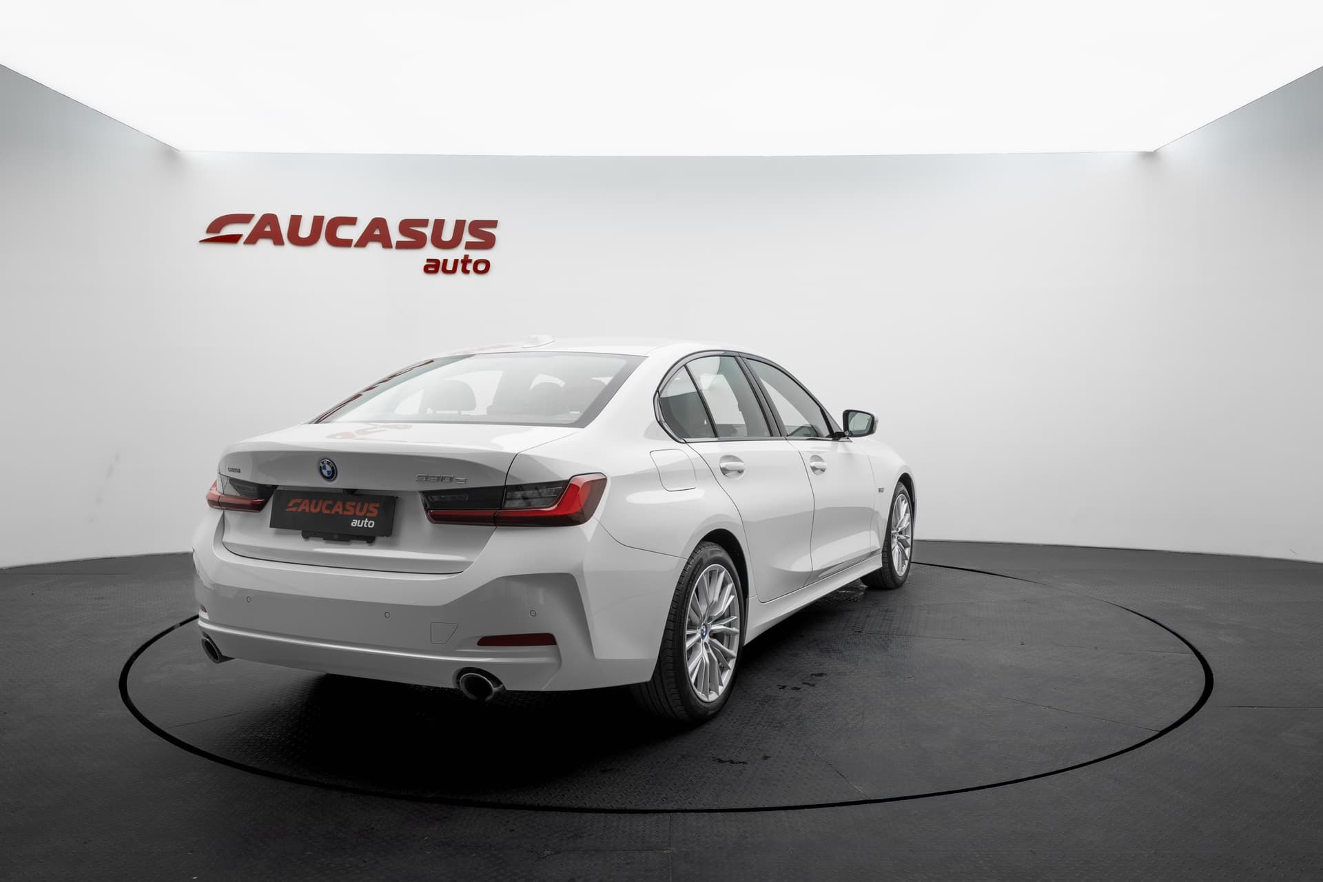 BMW 330e 2023 - 4