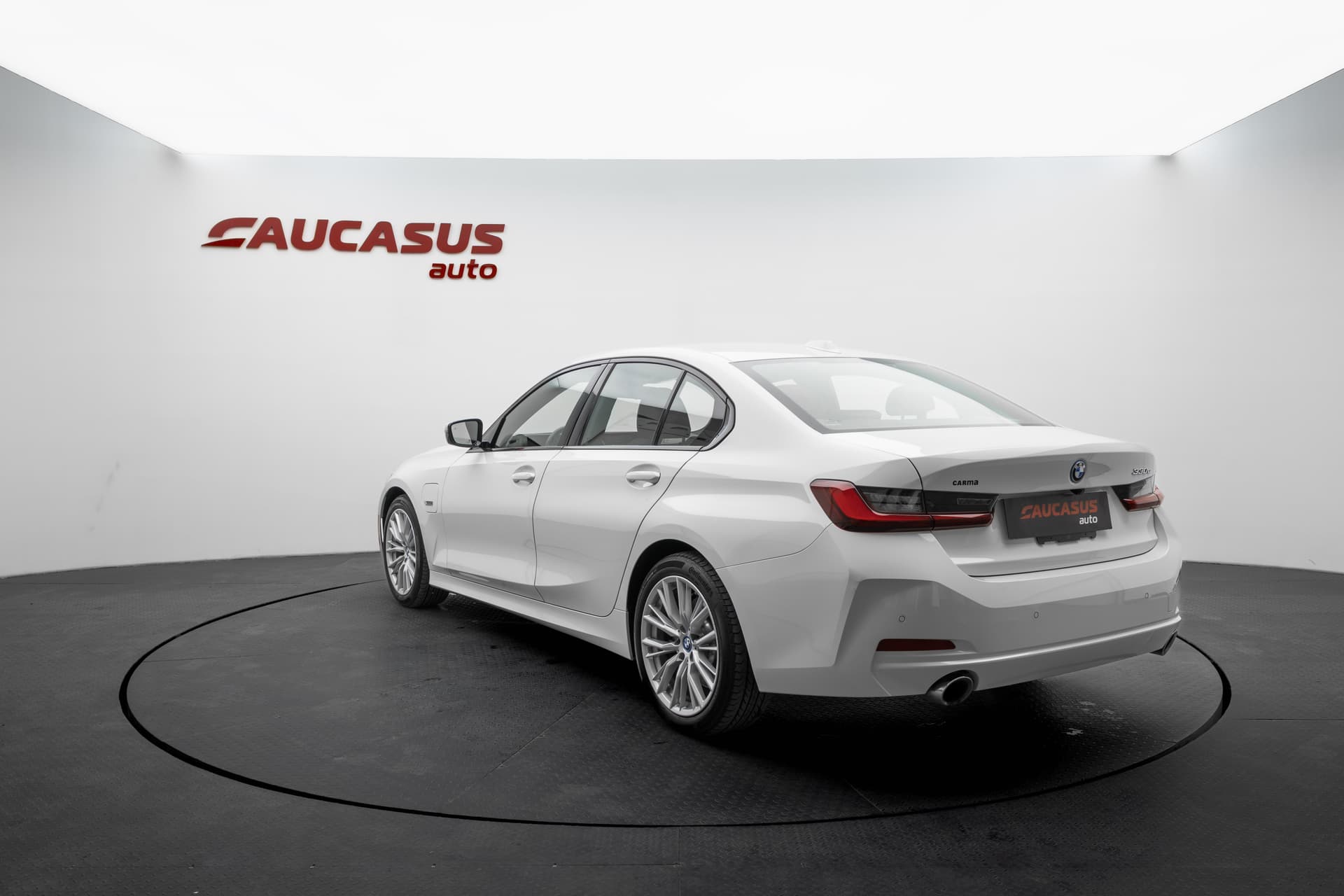 BMW 330e 2023 - 6